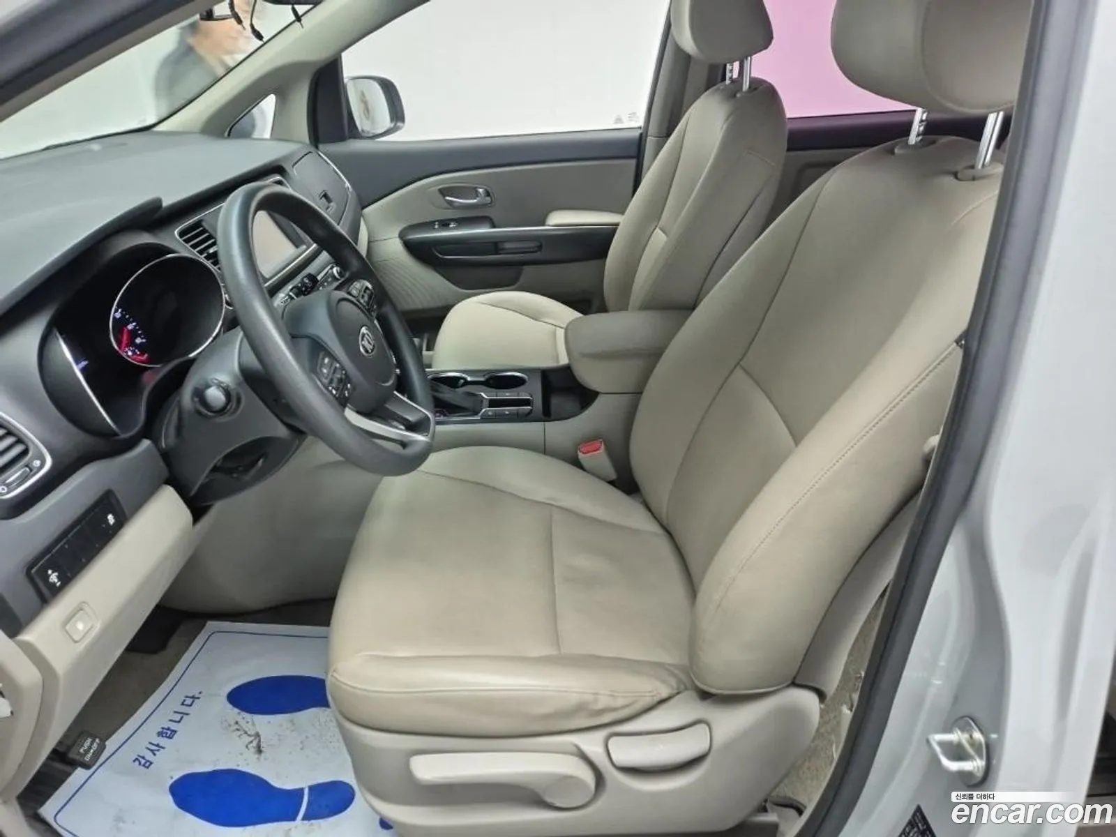 Kia Carnival 2018 — 17