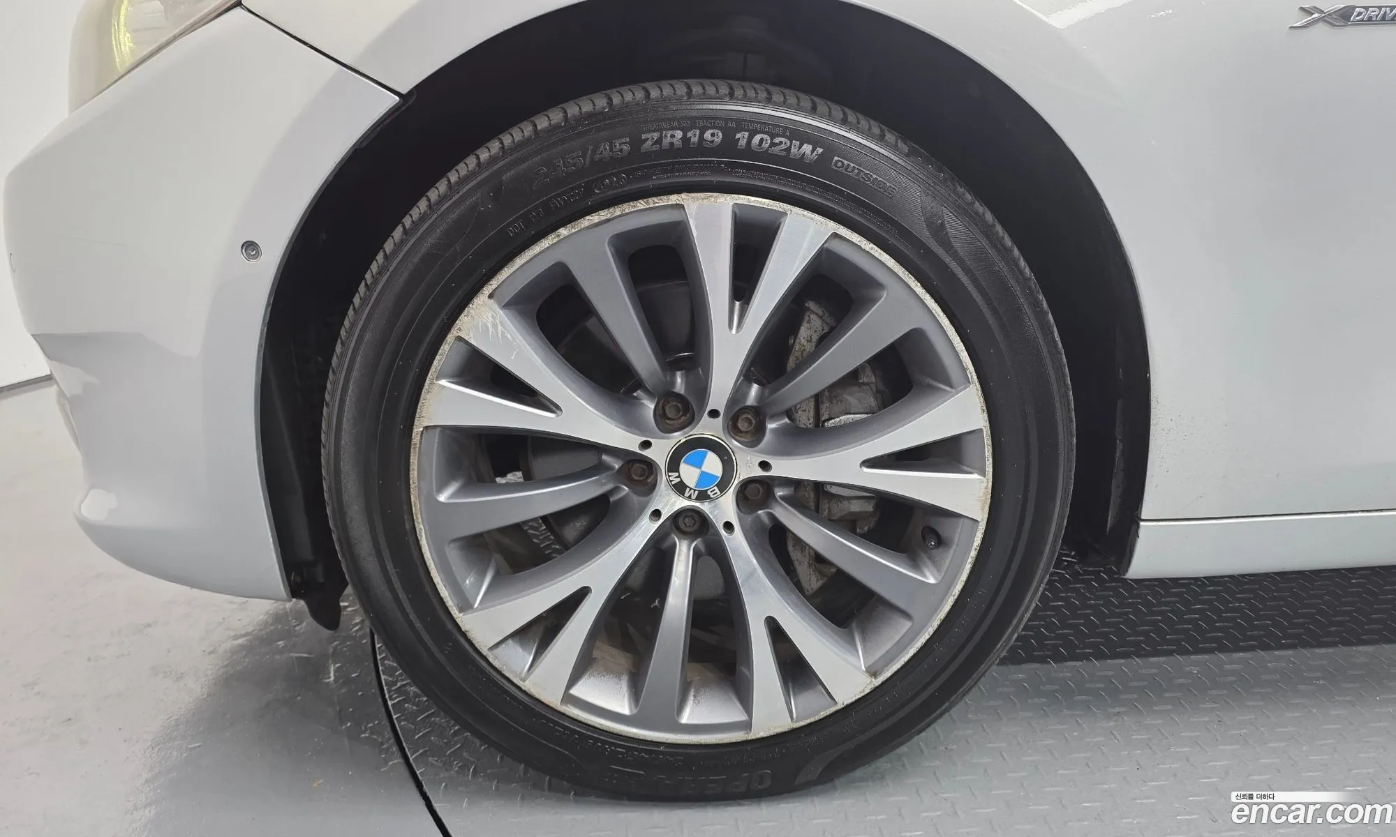 BMW 5 Series GT 2013 WBAXC2109DD123646 — 2