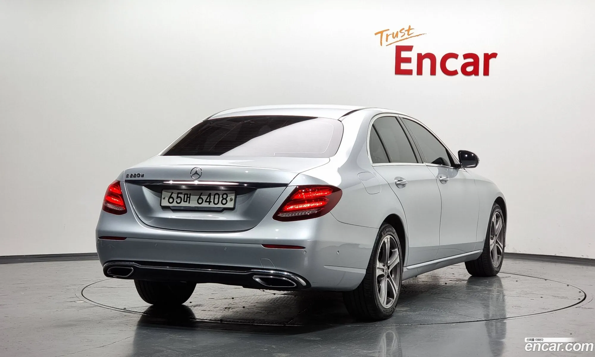 Mercedes-Benz E-Class W213 2019 WDDZF0EB2KA492291 — 10