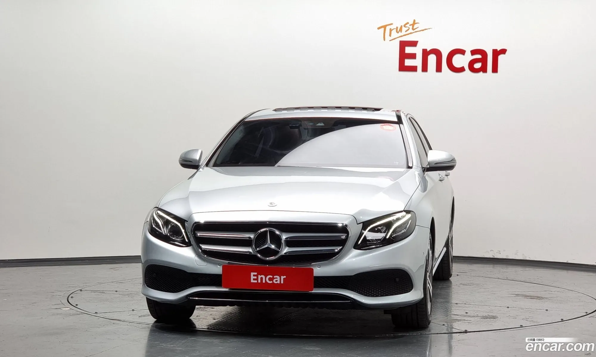 Mercedes-Benz E-Class W213 2019 WDDZF0EB2KA492291 — 18