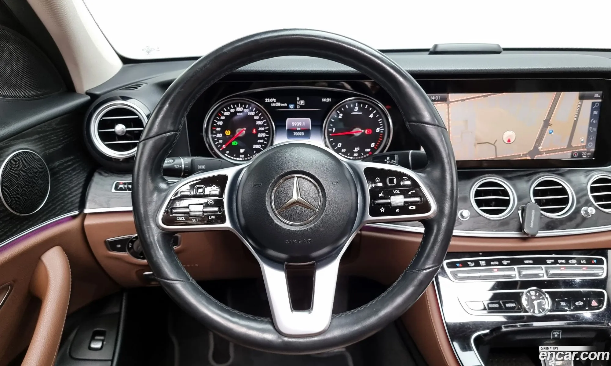 Mercedes-Benz E-Class W213 2019 WDDZF0EB2KA492291 — 9
