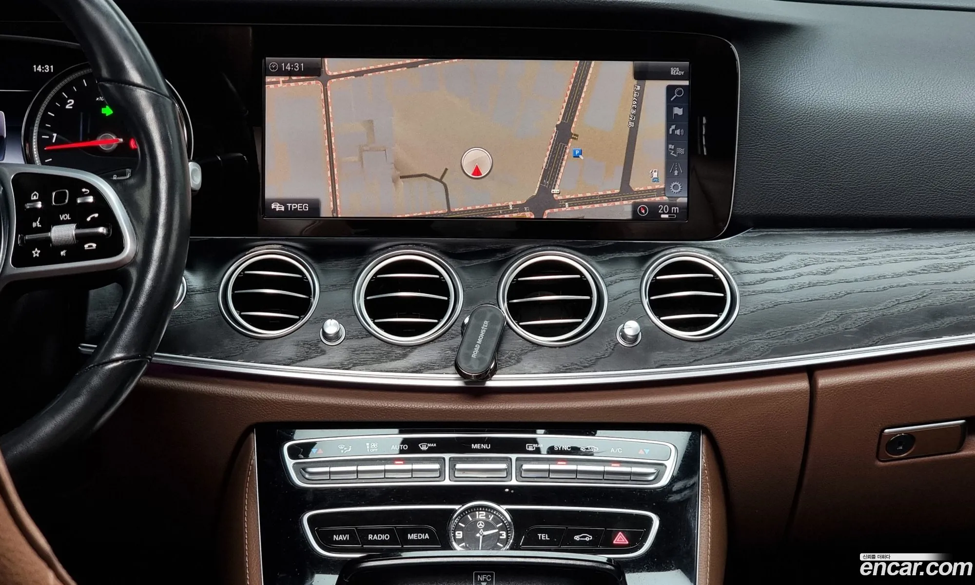 Mercedes-Benz E-Class W213 2019 WDDZF0EB2KA492291 — 4