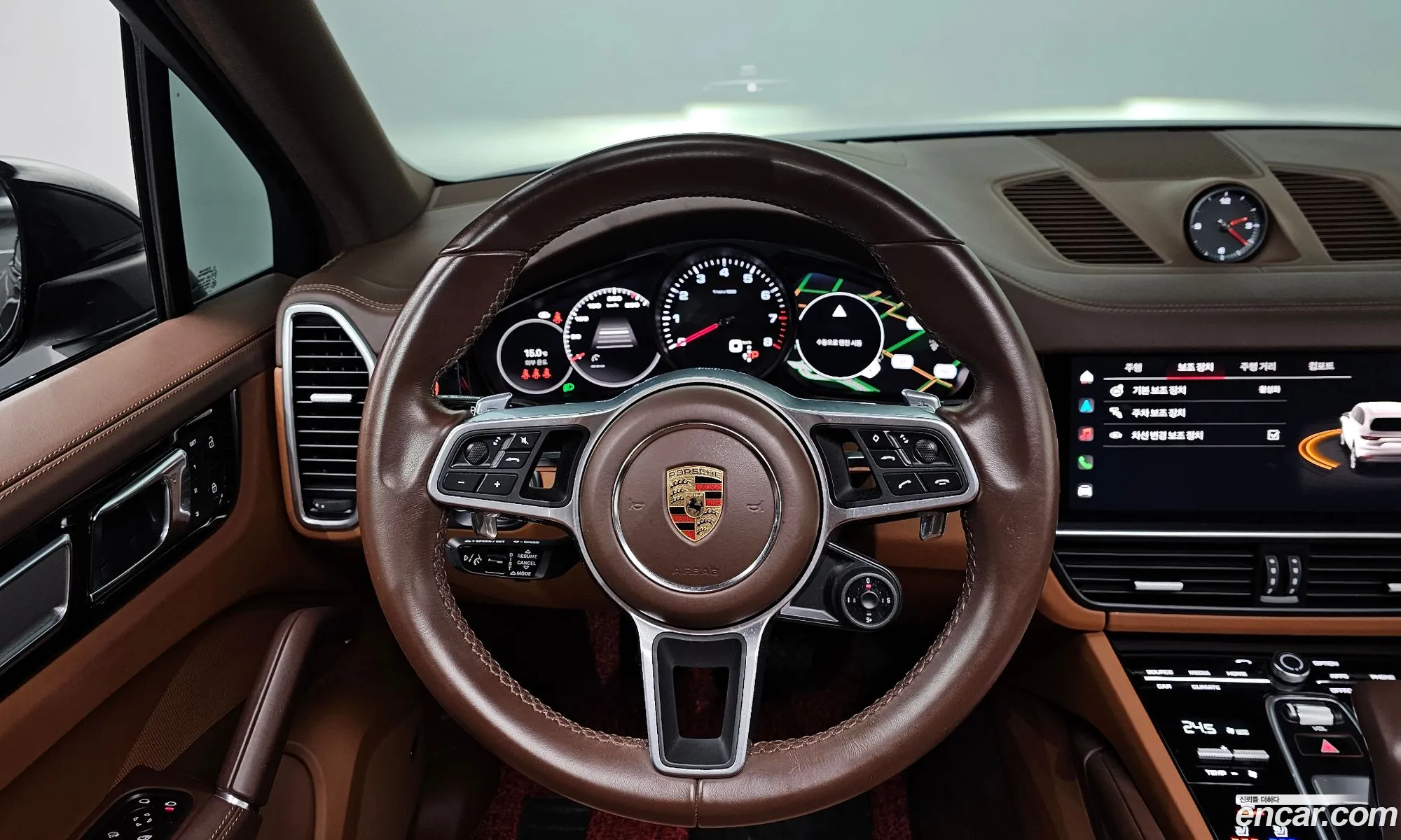Porsche Cayenne 2023 — 18