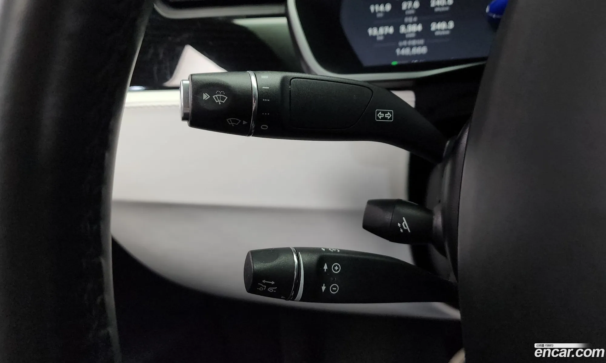 Tesla Model X 2019 5YJXCDE23KF154004 — 9