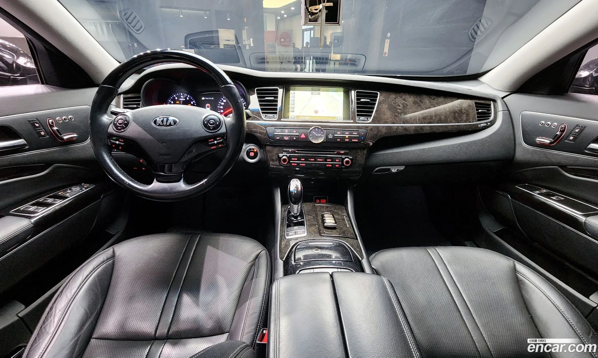 Kia K9 2017 — 10