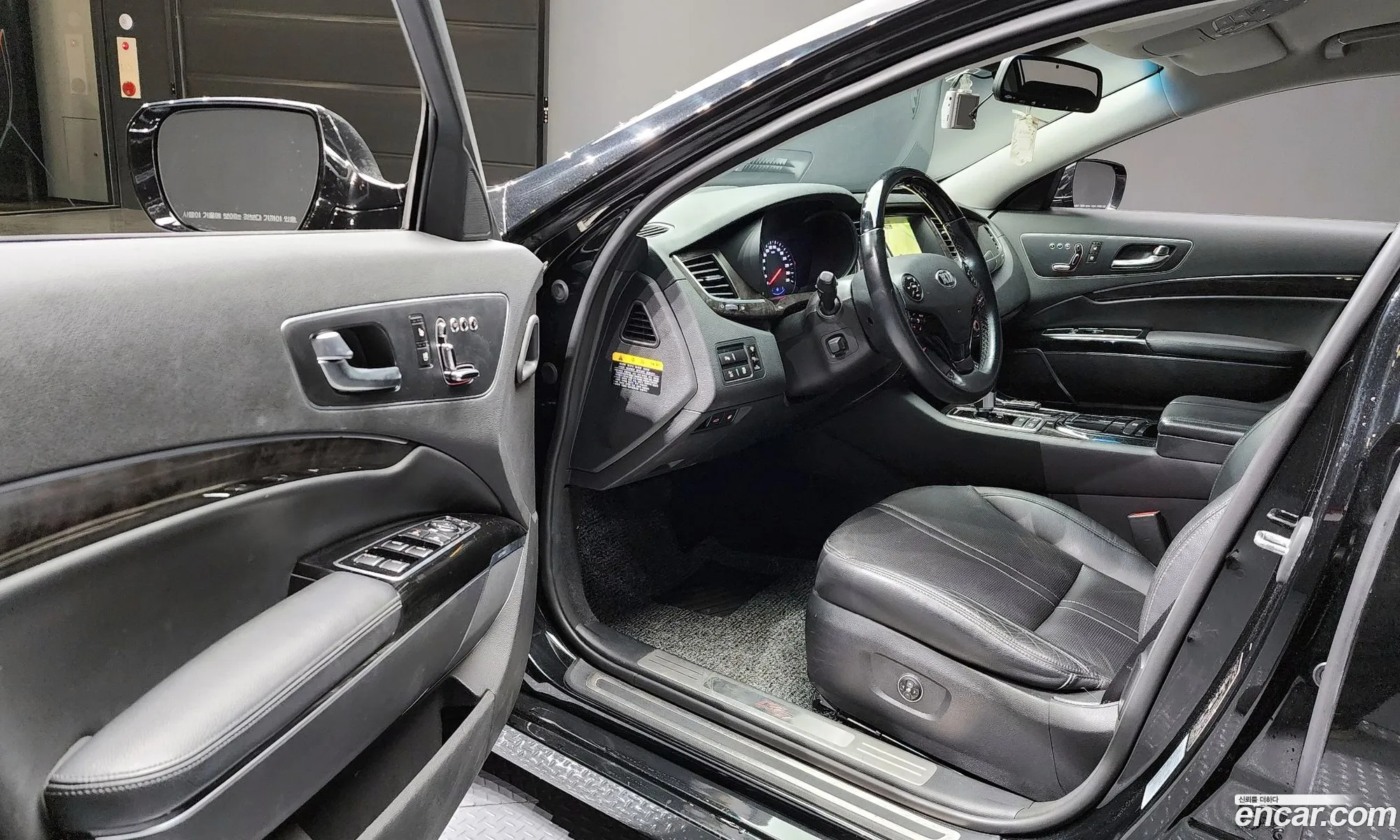 Kia K9 2017 — 12