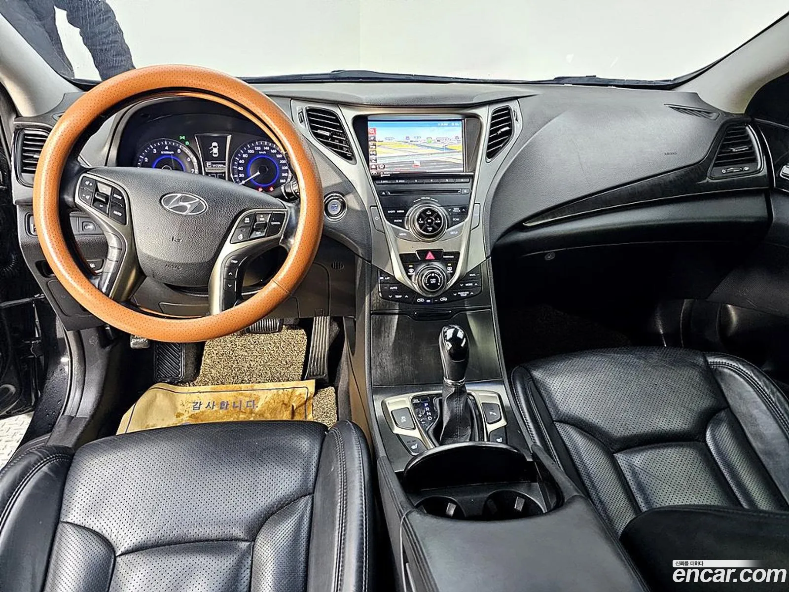 Hyundai Grandeur HG 2014 — 16