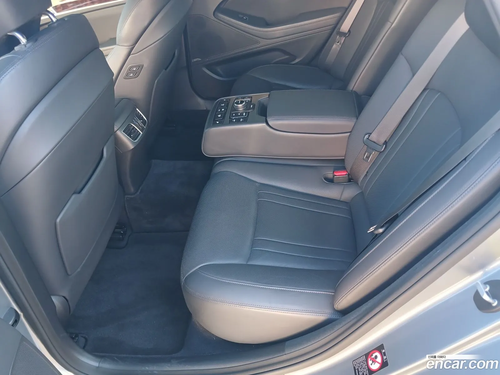 Hyundai Genesis DH 2014 — 2