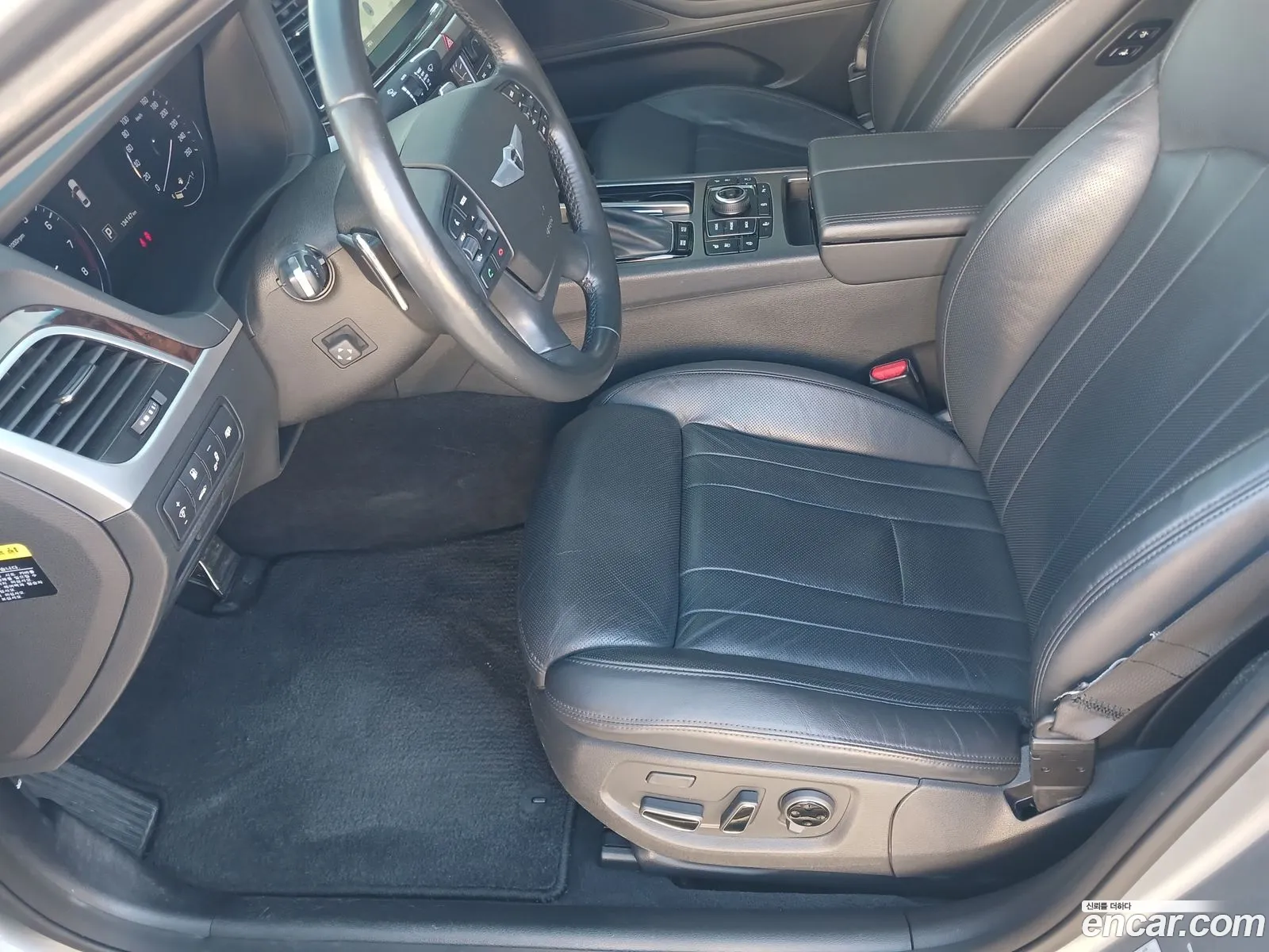 Hyundai Genesis DH 2014 — 18