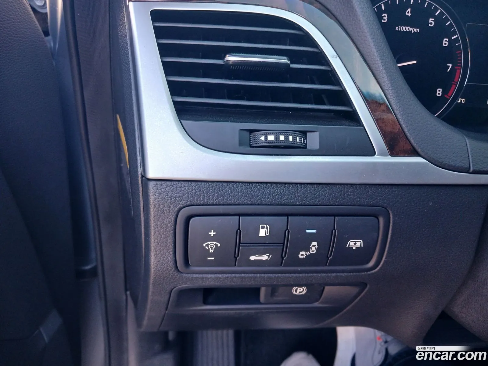 Hyundai Genesis DH 2014 — 14