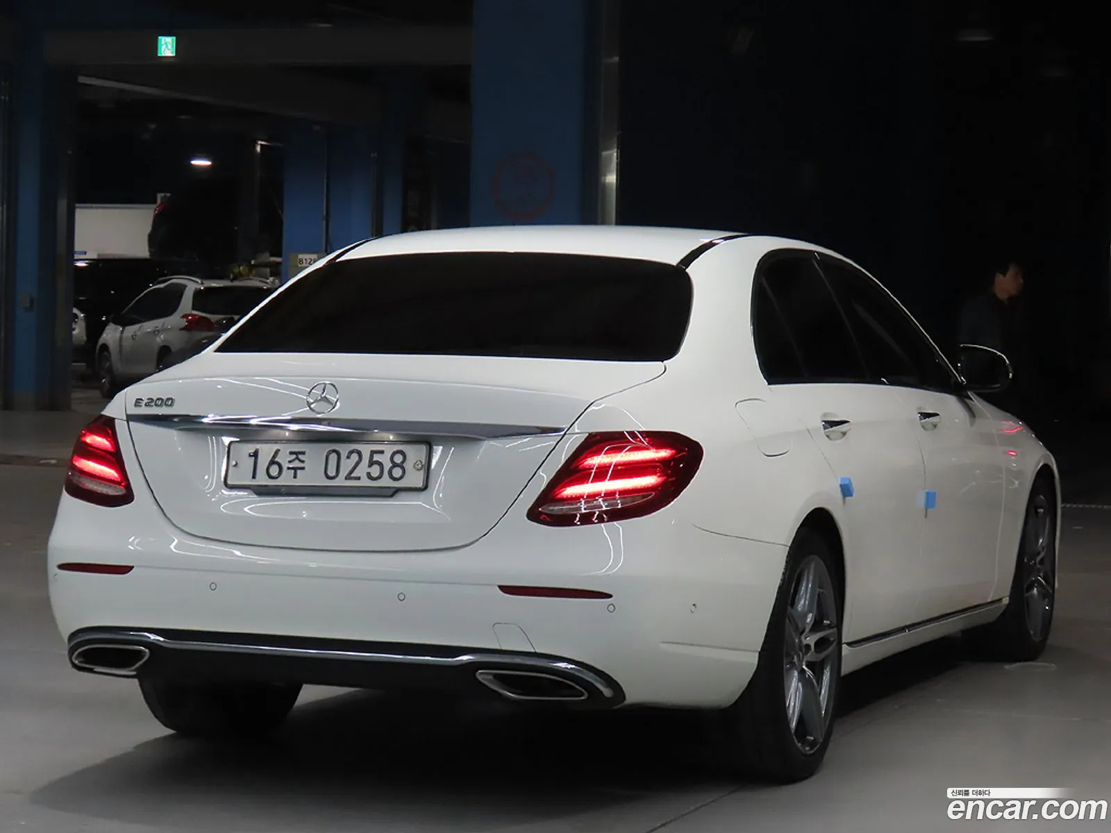 Mercedes-Benz E-Class W213 2016 — 11