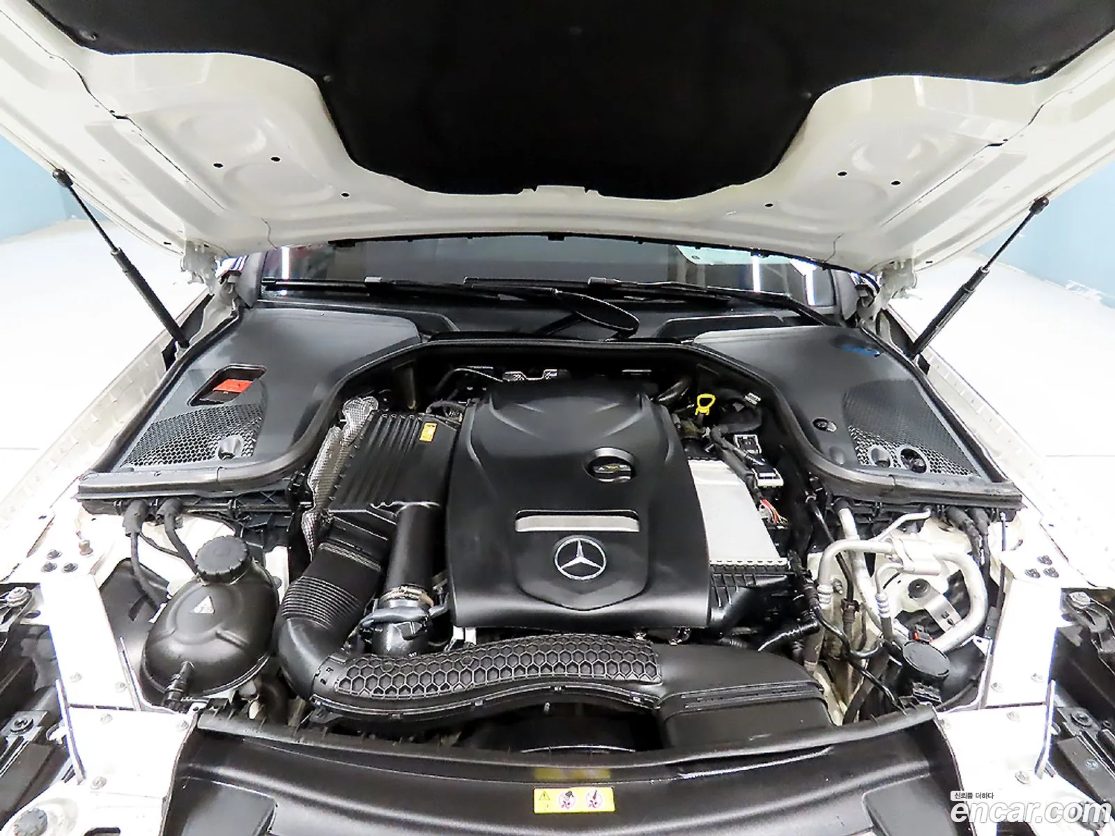 Mercedes-Benz E-Class W213 2016 — 15