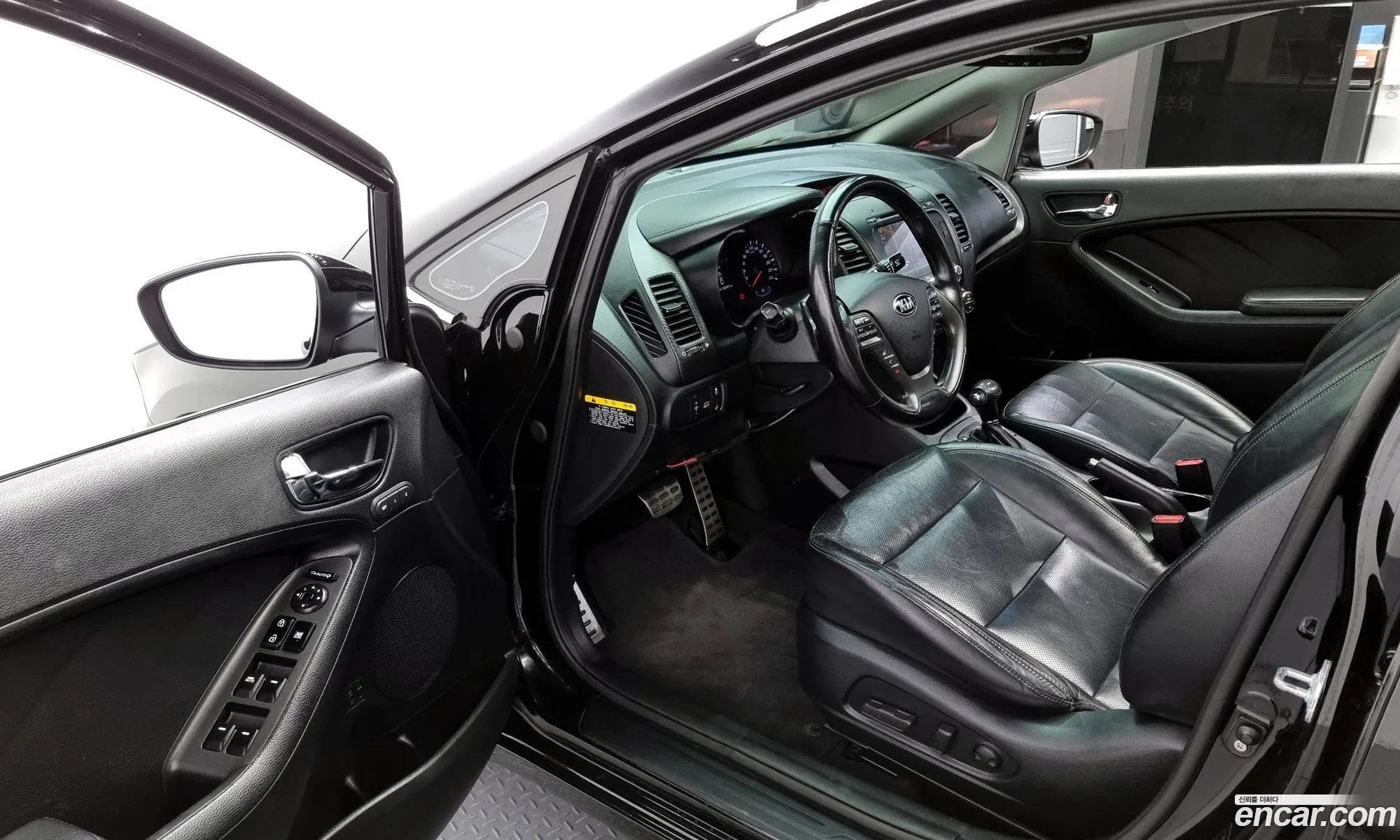 Kia K3 2013 — 12