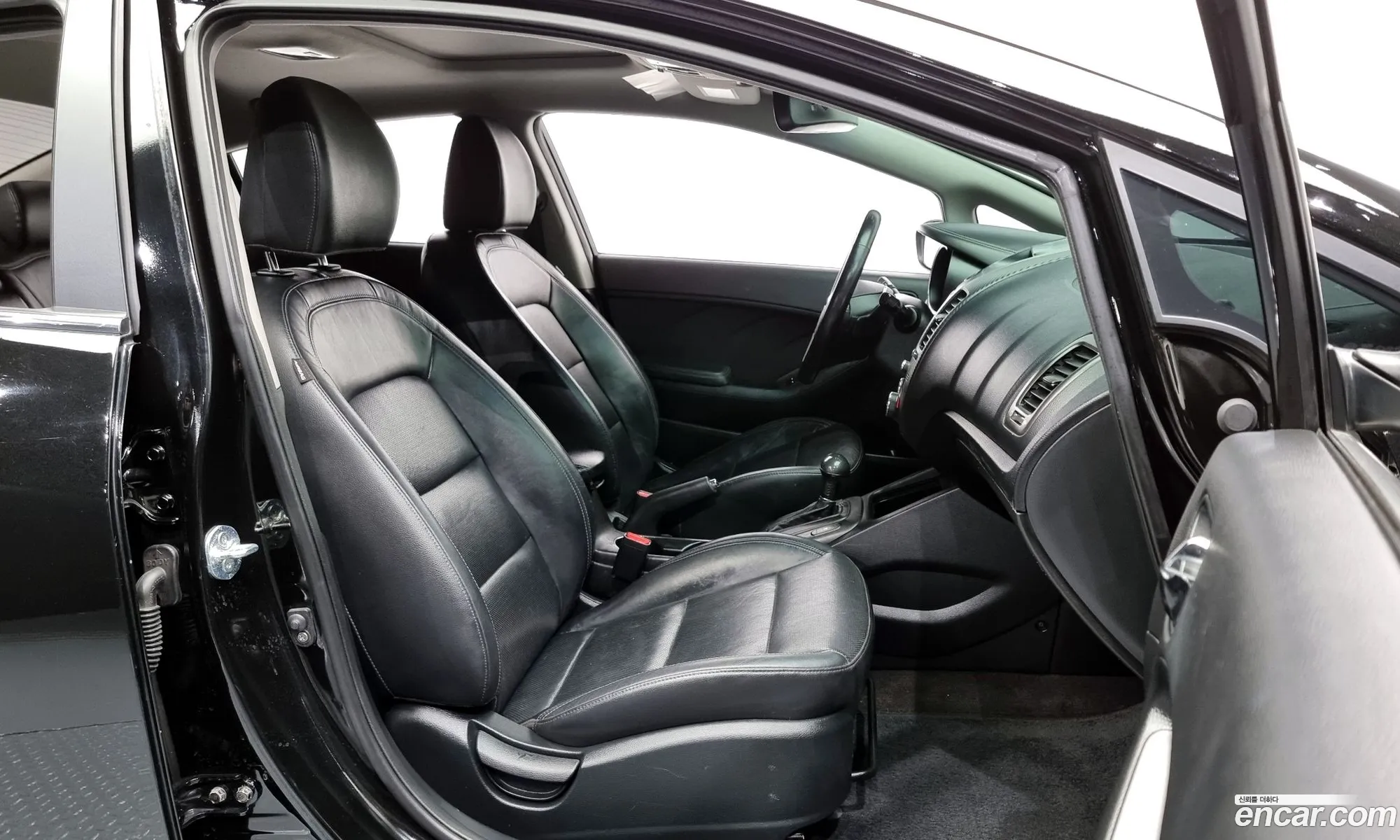 Kia K3 2013 — 14