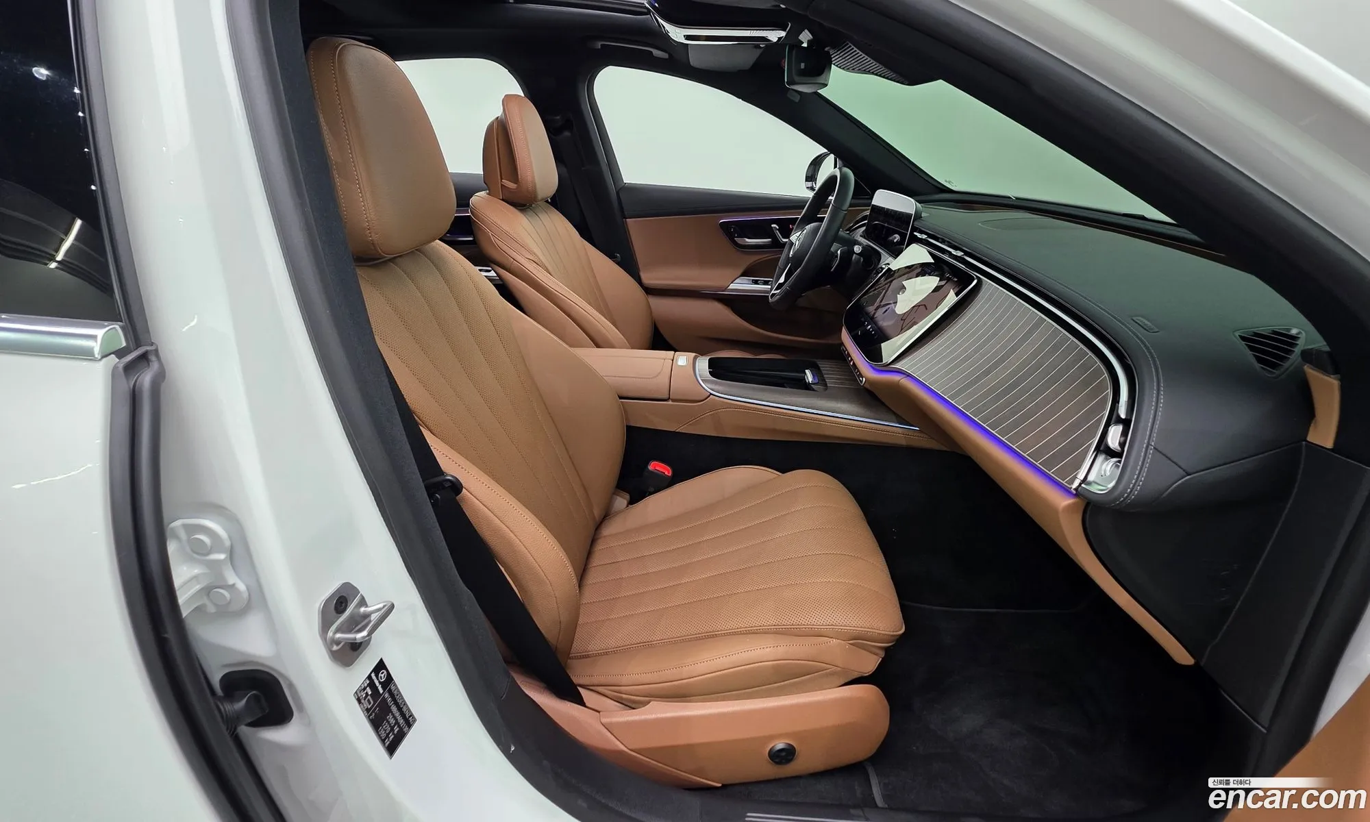 Mercedes-Benz E-Class W214 2024 — 3