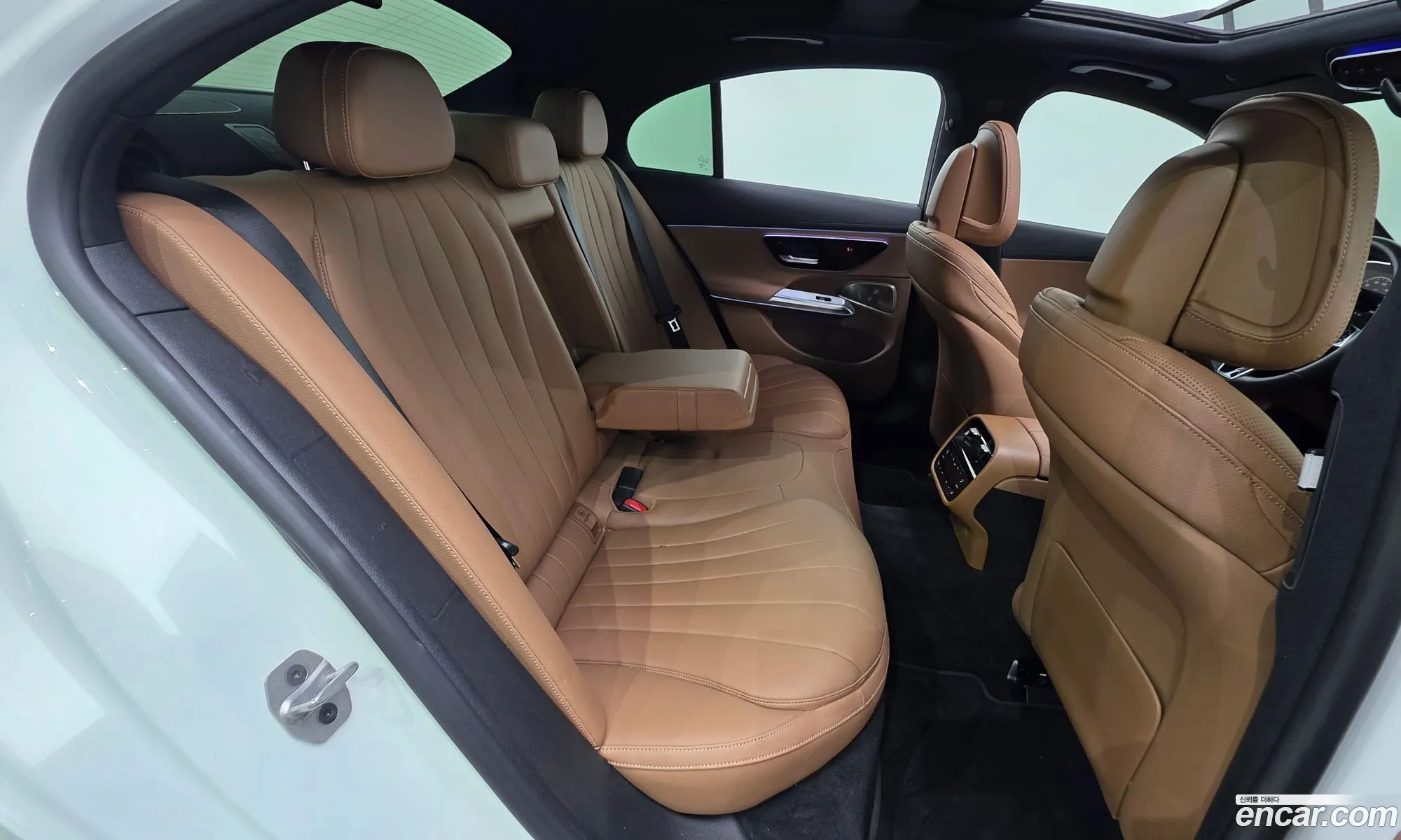 Mercedes-Benz E-Class W214 2024 — 16