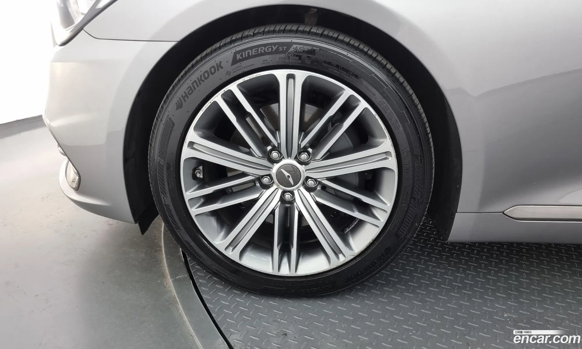Genesis G80 2019 KMHGL41DDLU339948 — 9