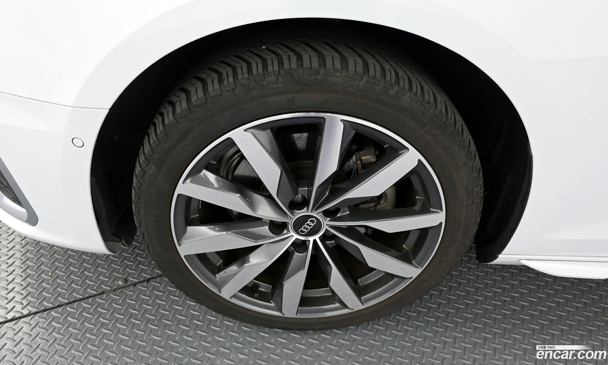 Audi A4 2022 WAUZZZF45PA018037 — 8