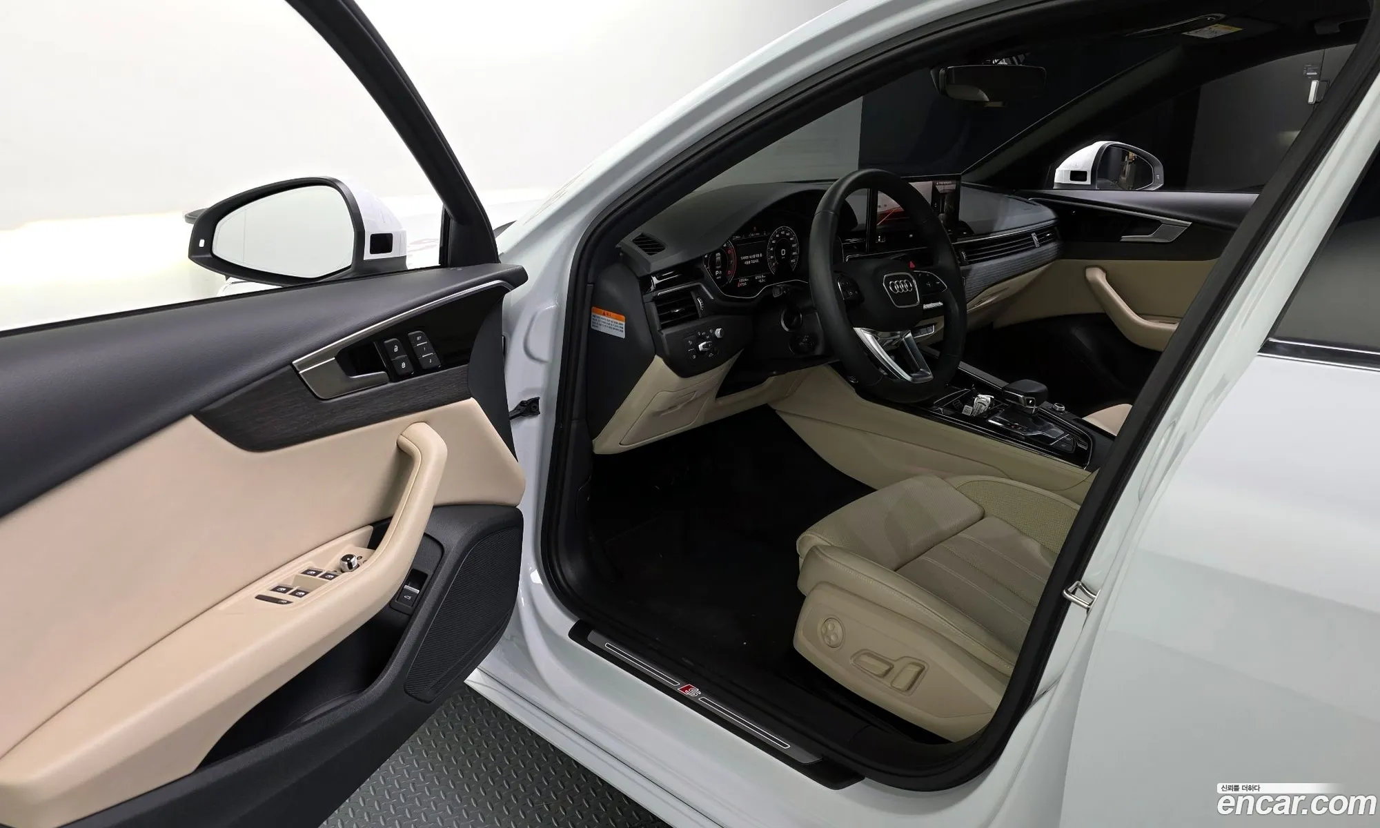 Audi A4 2022 WAUZZZF45PA018037 — 3
