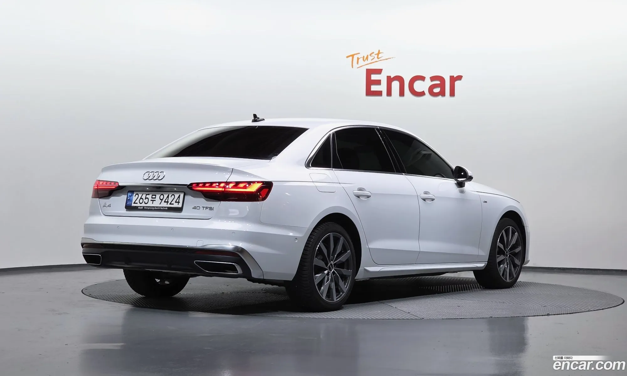 Audi A4 2022 WAUZZZF45PA018037 — 9