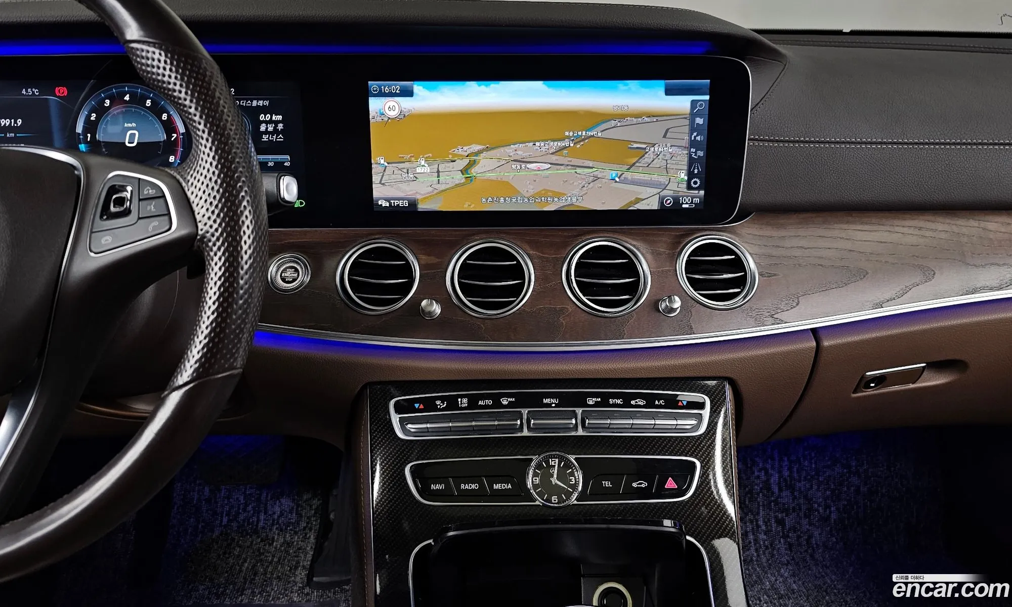 Mercedes-Benz E-Class W213 2016 — 13