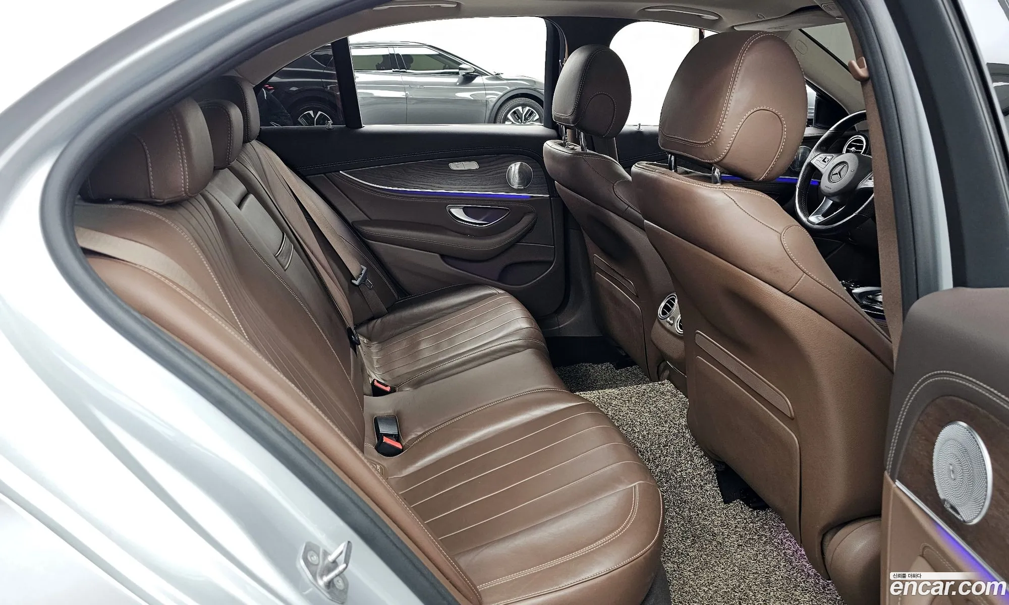 Mercedes-Benz E-Class W213 2016 — 11