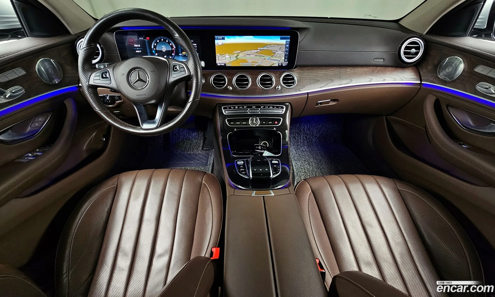 Mercedes-Benz E-Class W213 2016 — 14