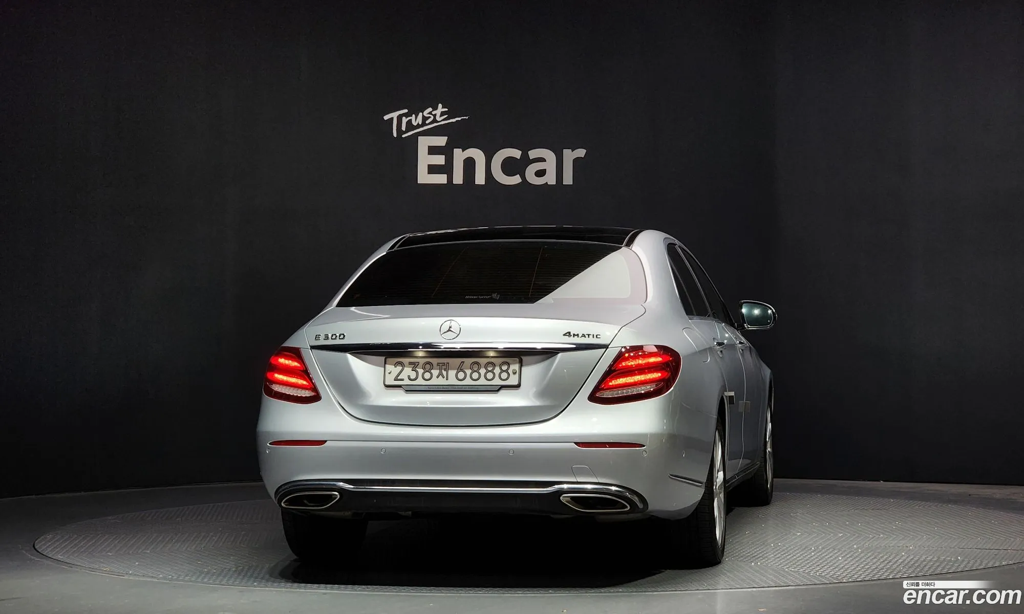 Mercedes-Benz E-Class W213 2016 — 18