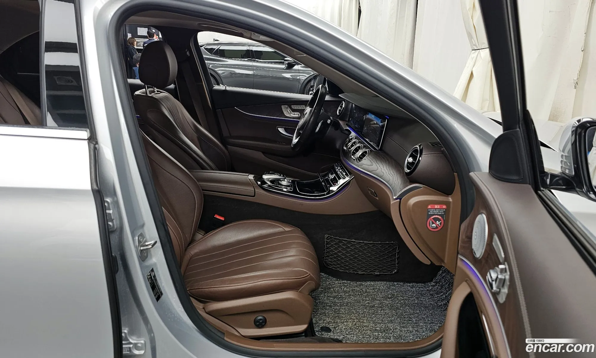 Mercedes-Benz E-Class W213 2016 — 15
