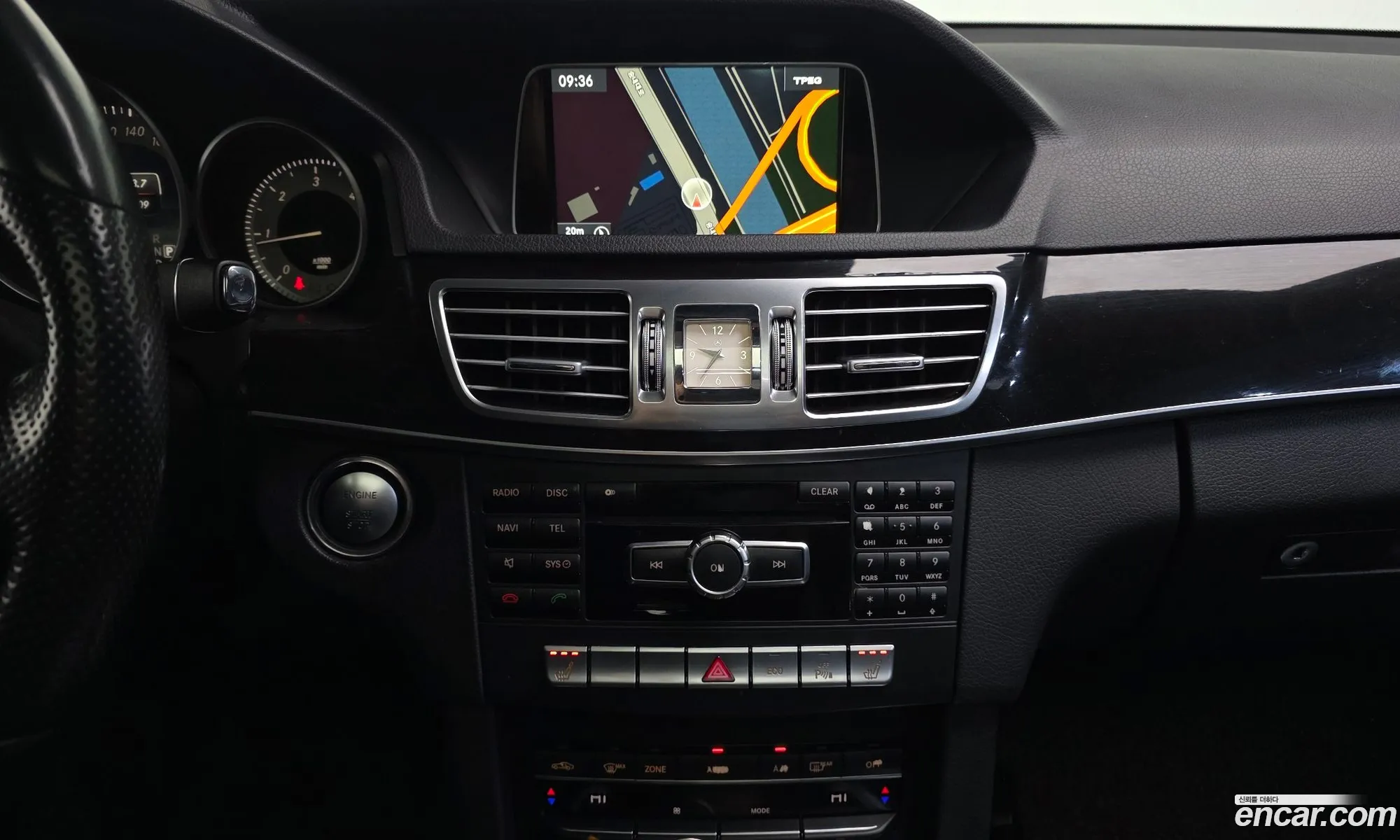 Mercedes-Benz E-Class W212 2014 WDDHF8CBXEB062908 — 20