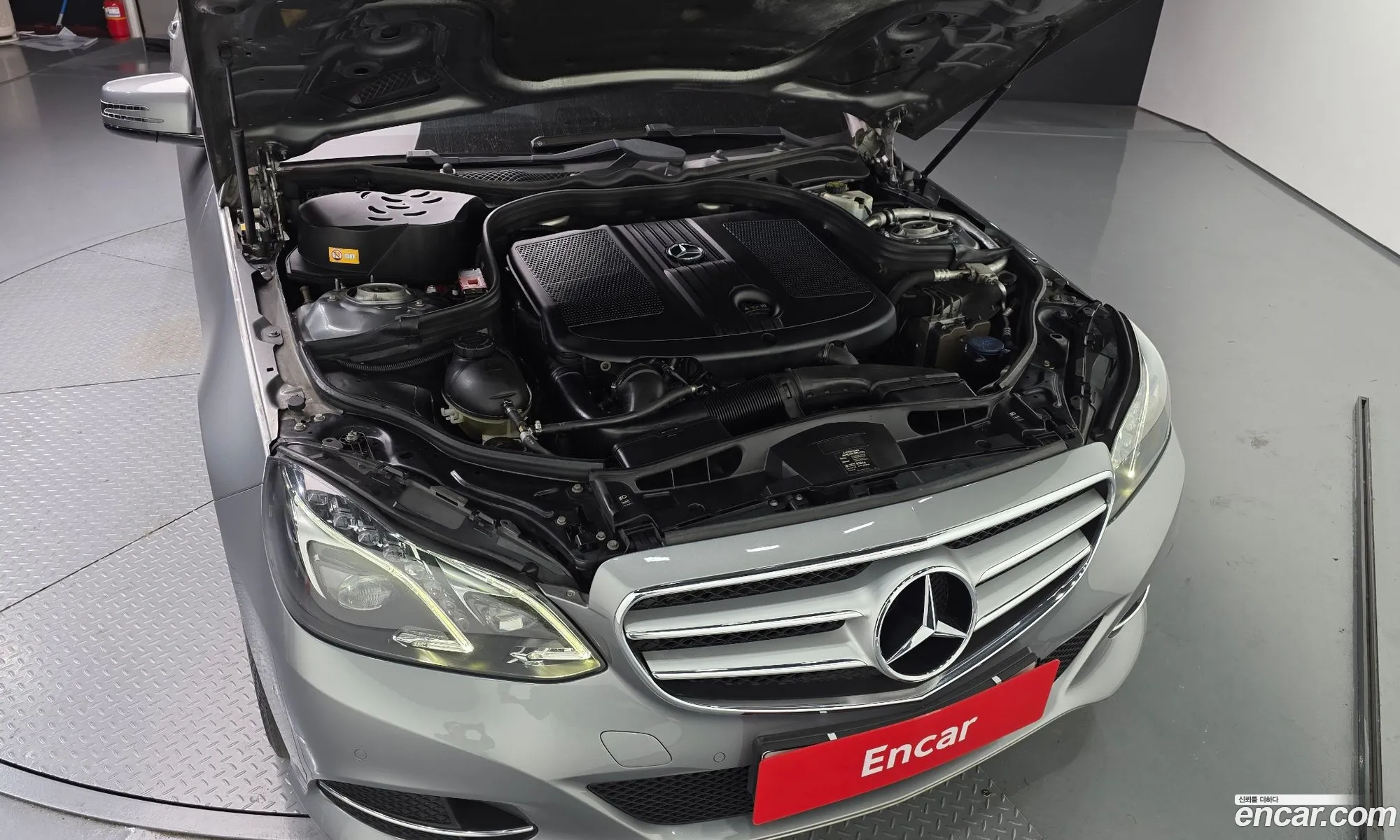 Mercedes-Benz E-Class W212 2014 WDDHF8CBXEB062908 — 7