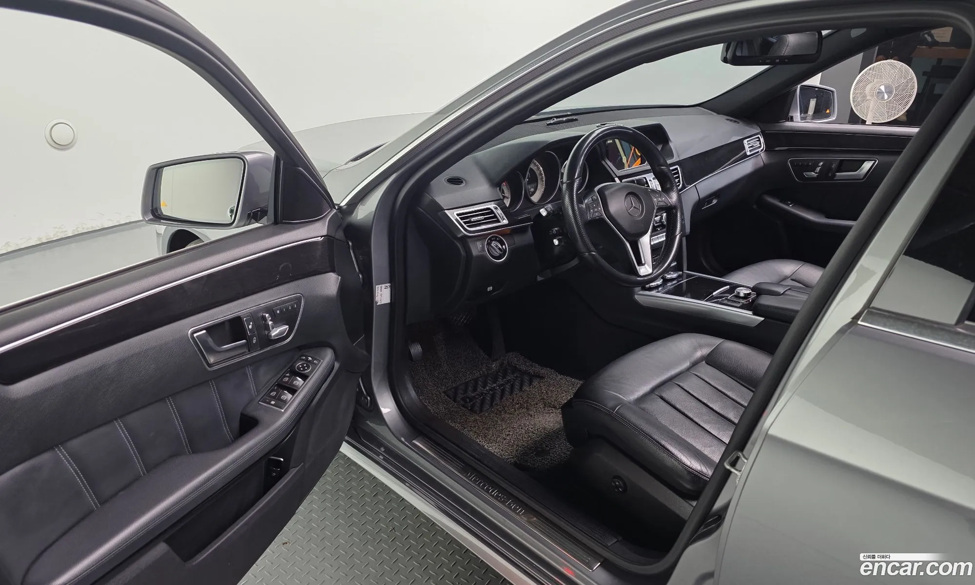Mercedes-Benz E-Class W212 2014 WDDHF8CBXEB062908 — 16