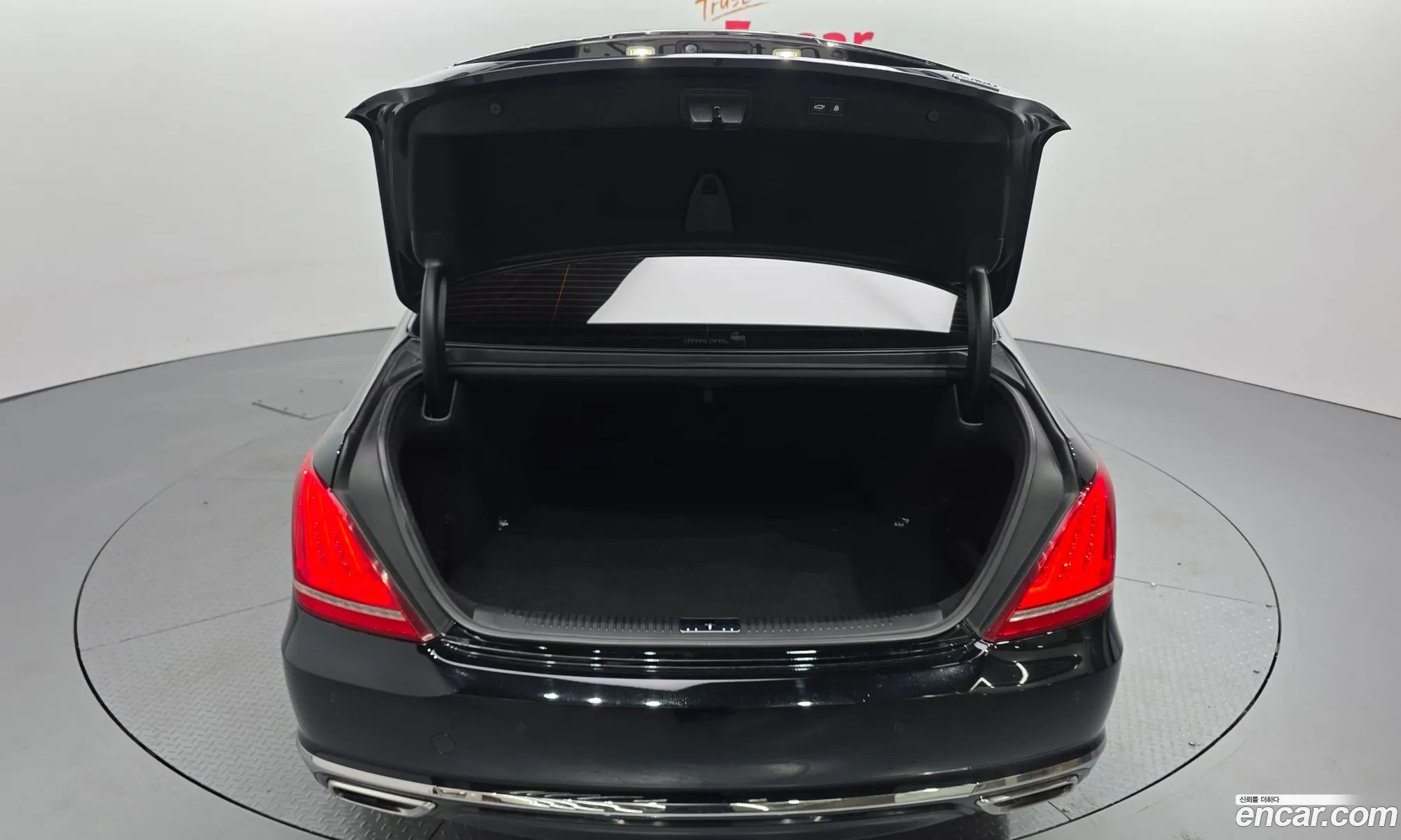 Genesis EQ900 2016 — 19