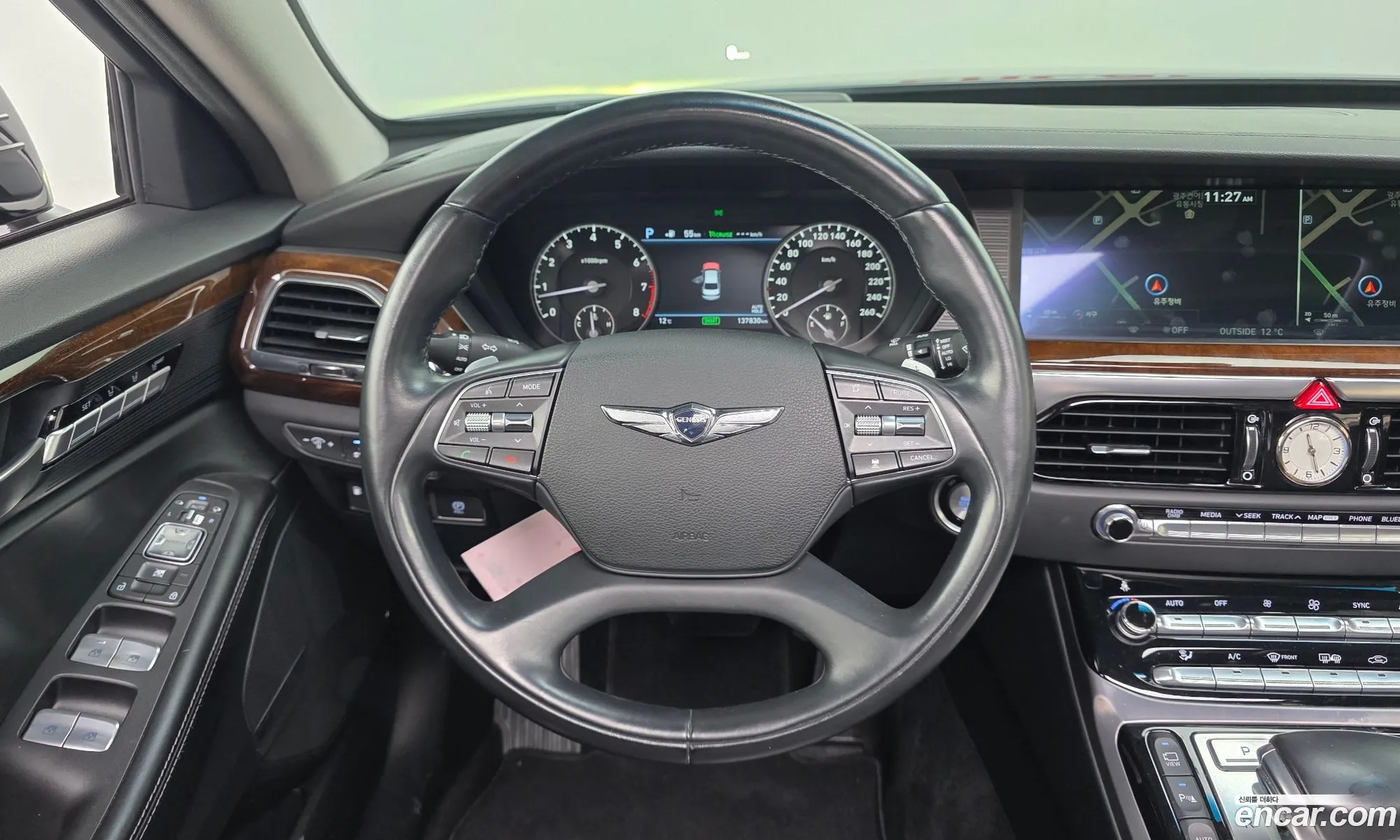 Genesis EQ900 2016 — 8
