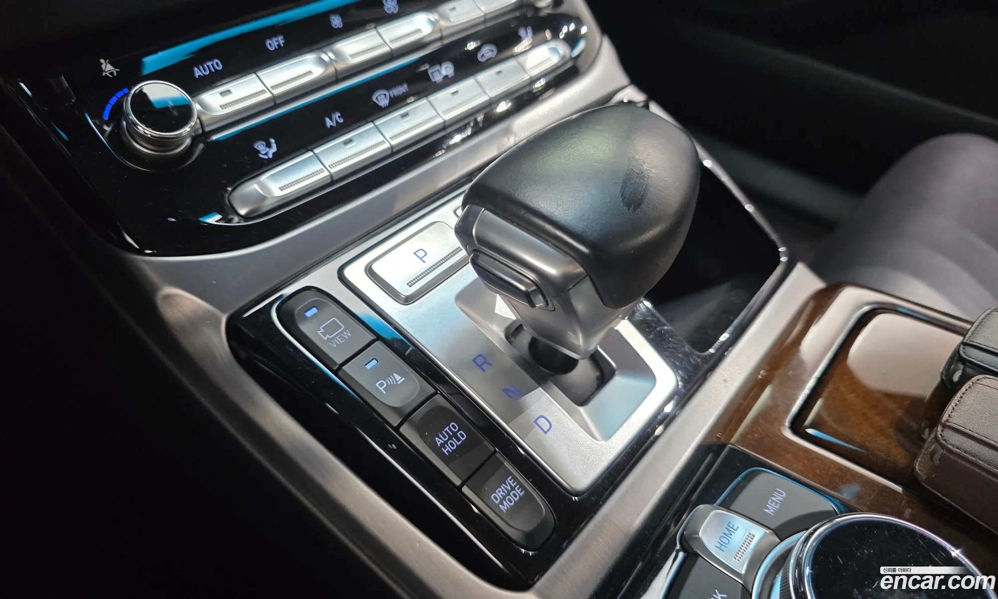 Genesis EQ900 2016 — 15