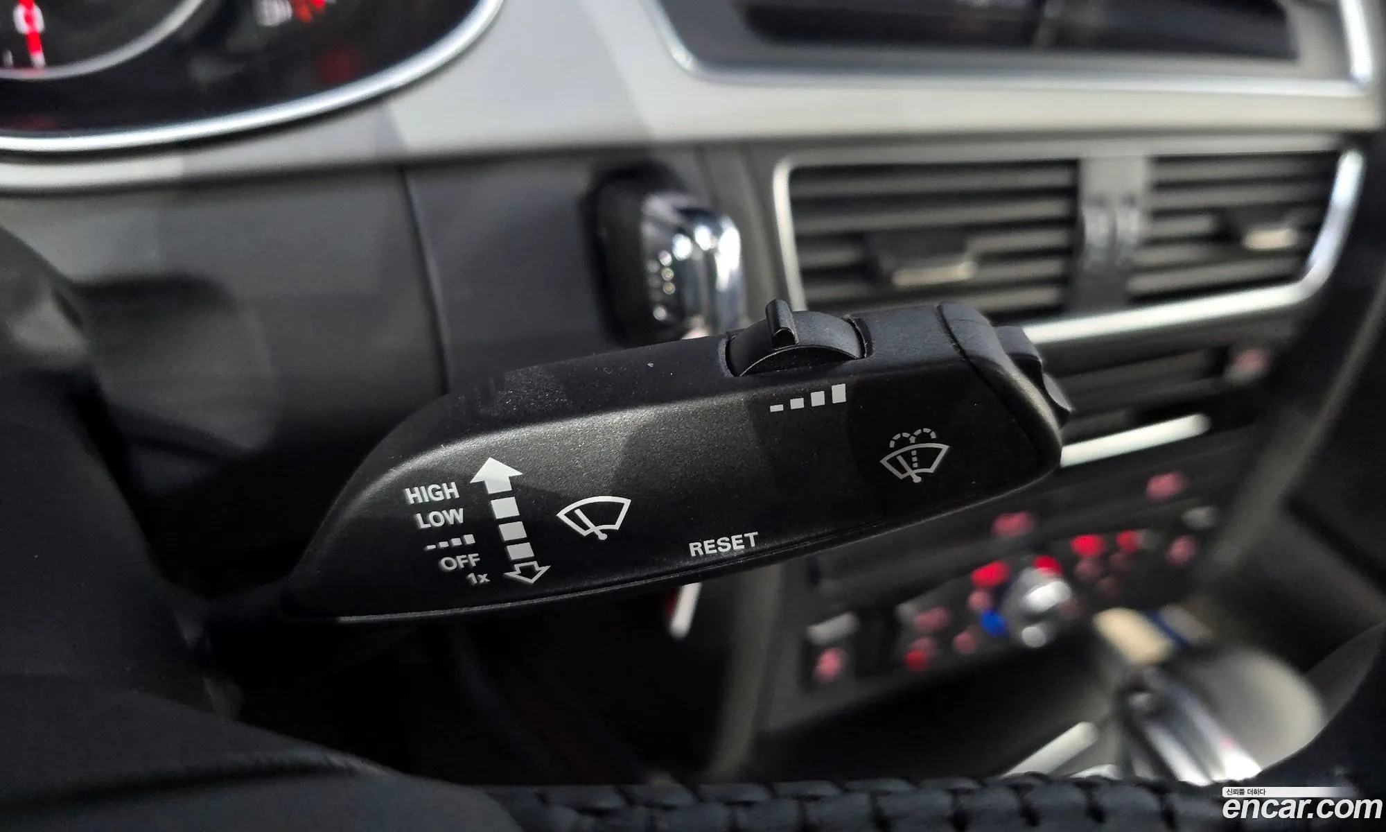 Audi A4 2015 WAUZZZ8K0FA085963 — 2