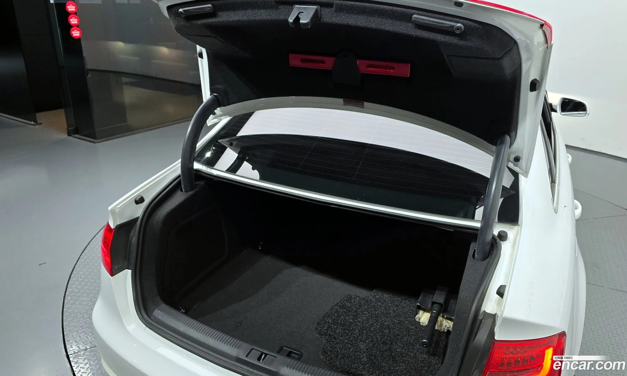 Audi A4 2015 WAUZZZ8K0FA085963 — 3