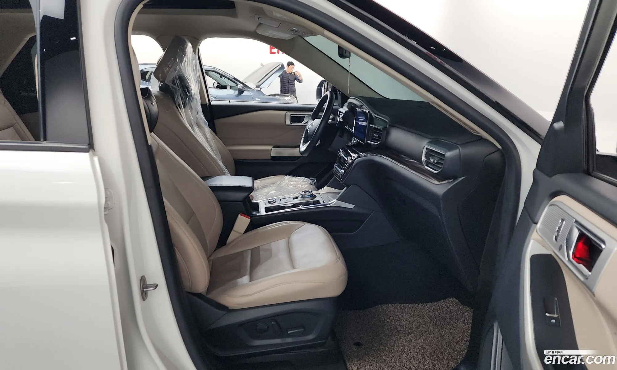 Ford Explorer 6th Gen 2022 1FMSK8FH8NGB34215 — 4