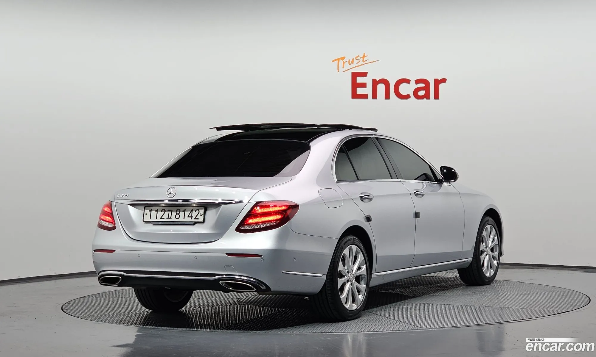 Mercedes-Benz E-Class W213 2017 — 14
