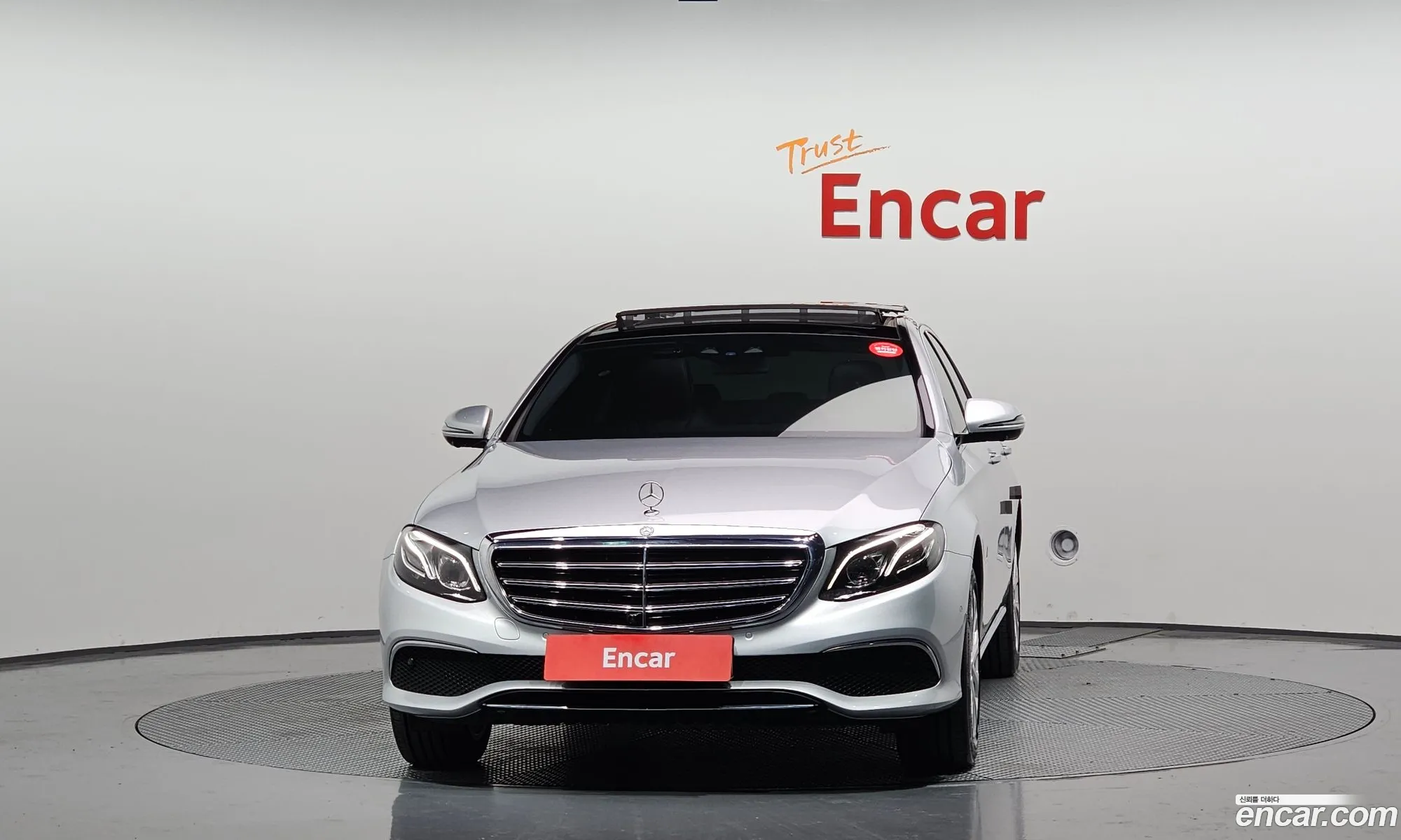 Mercedes-Benz E-Class W213 2017 — 16