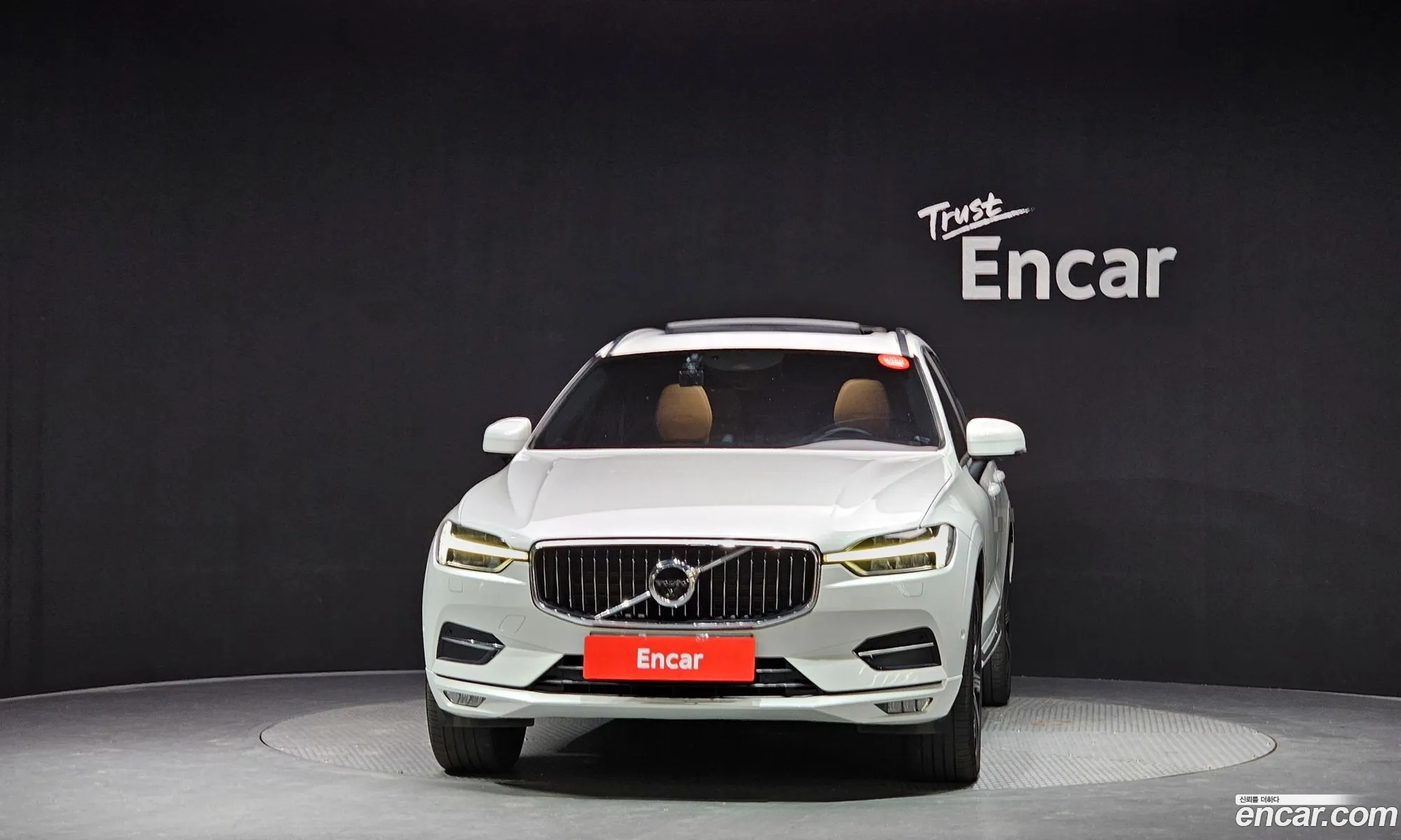 Volvo XC60 2019 YV1UZ68TCK1261732 — 18