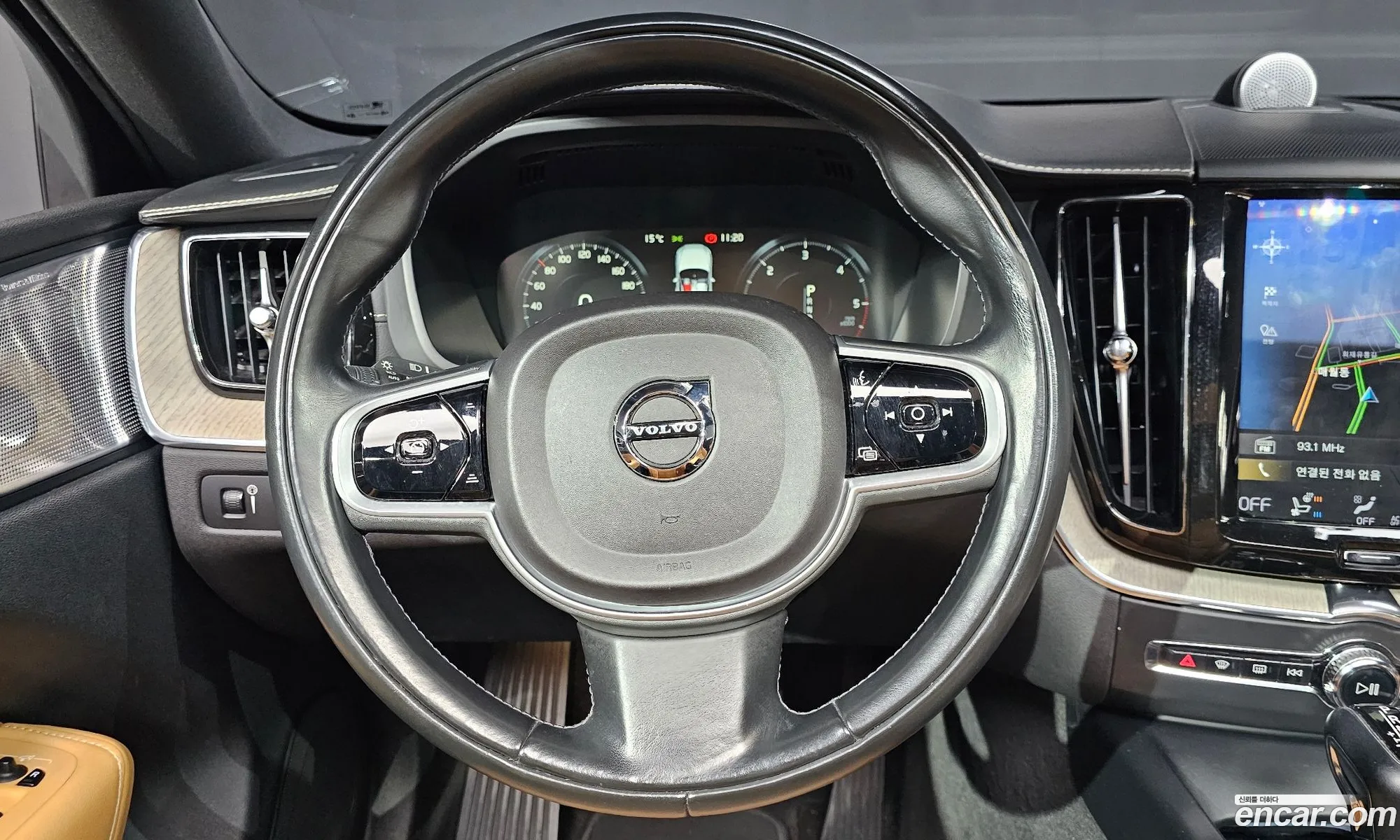 Volvo XC60 2019 YV1UZ68TCK1261732 — 6