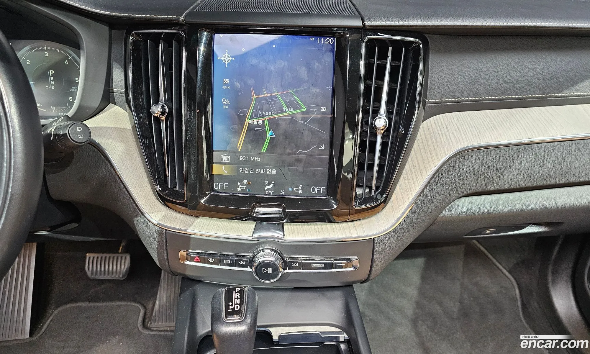 Volvo XC60 2019 YV1UZ68TCK1261732 — 13