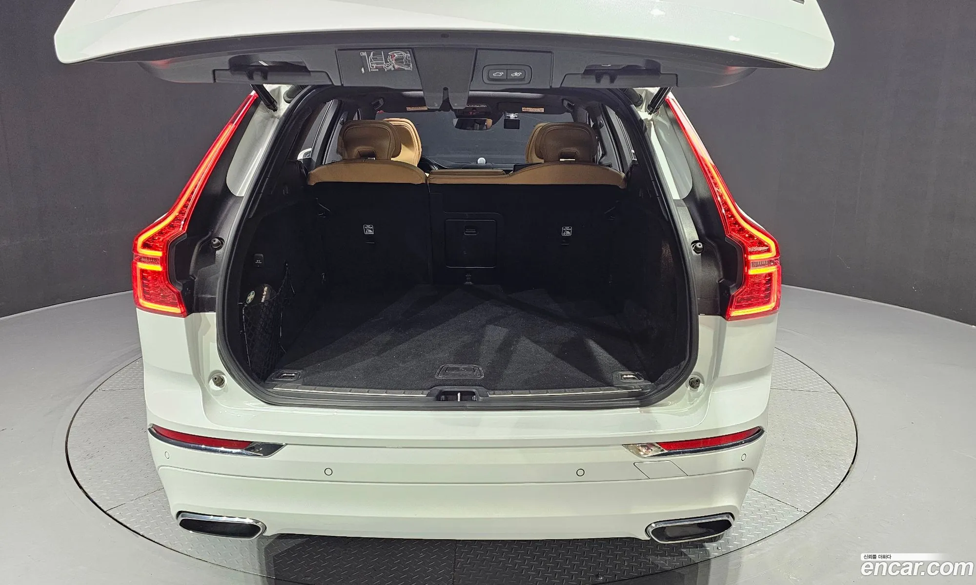 Volvo XC60 2019 YV1UZ68TCK1261732 — 7