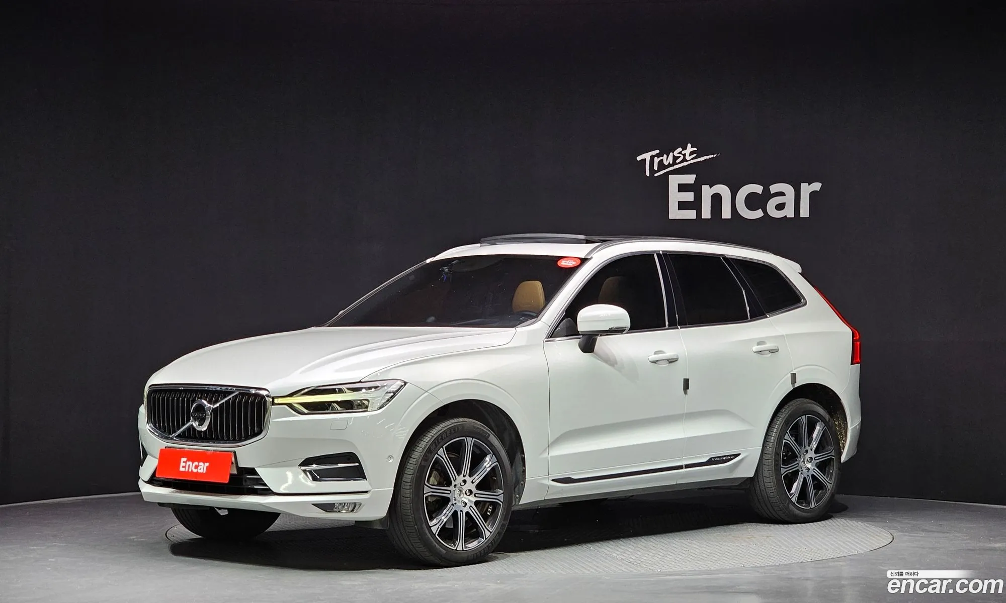 Volvo XC60 2019 YV1UZ68TCK1261732 — 9