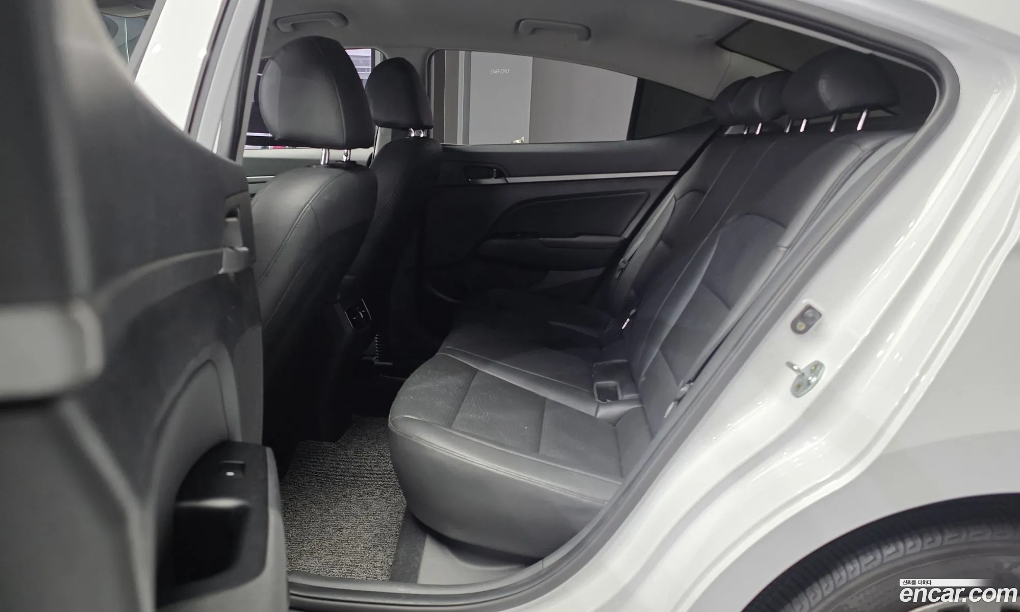 Hyundai Elantra AD 2015 — 13
