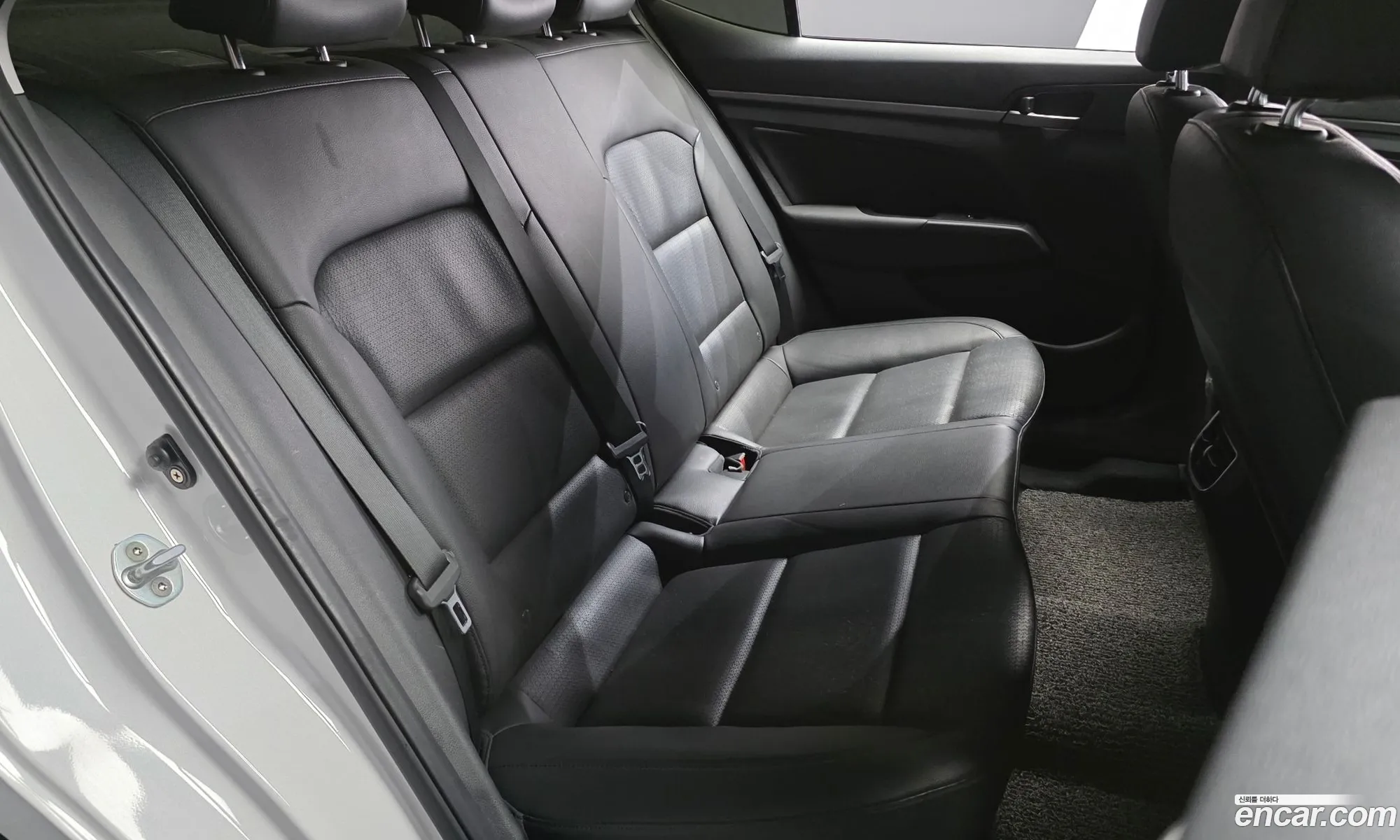 Hyundai Elantra AD 2015 — 14