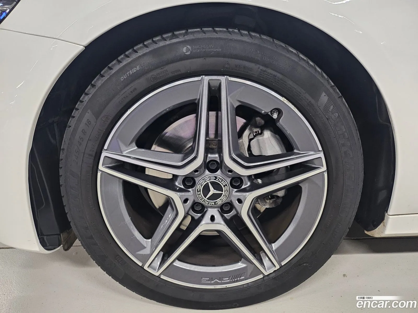 Mercedes-Benz E-Class W213 2023 — 18