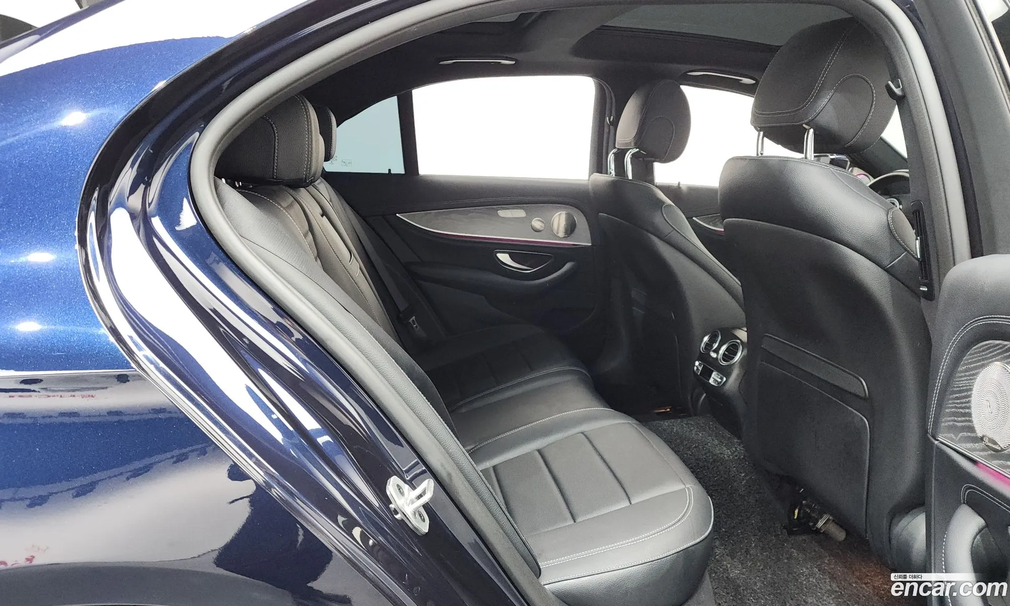 Mercedes-Benz E-Class W213 2022 — 18