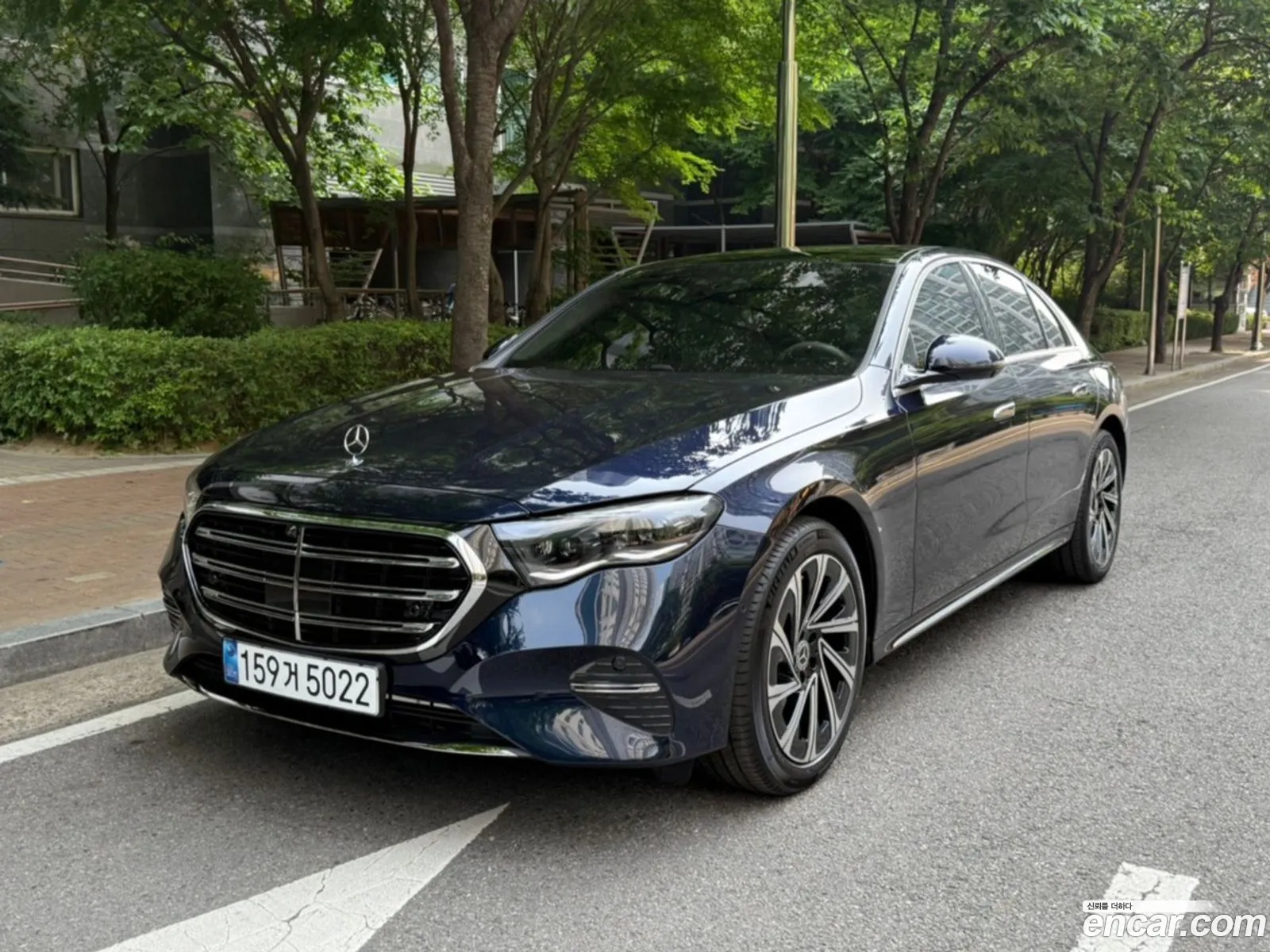 Mercedes-Benz E-Class W214 2025 — 17